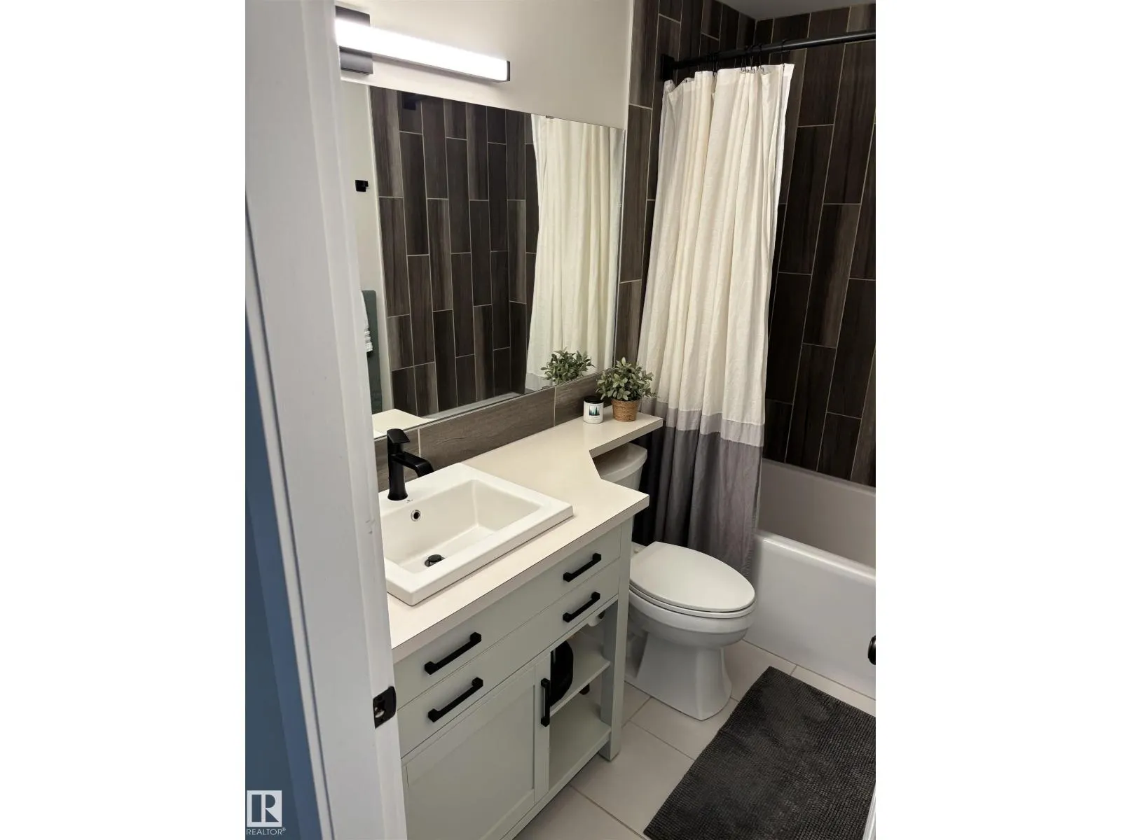 20 Capri Rd