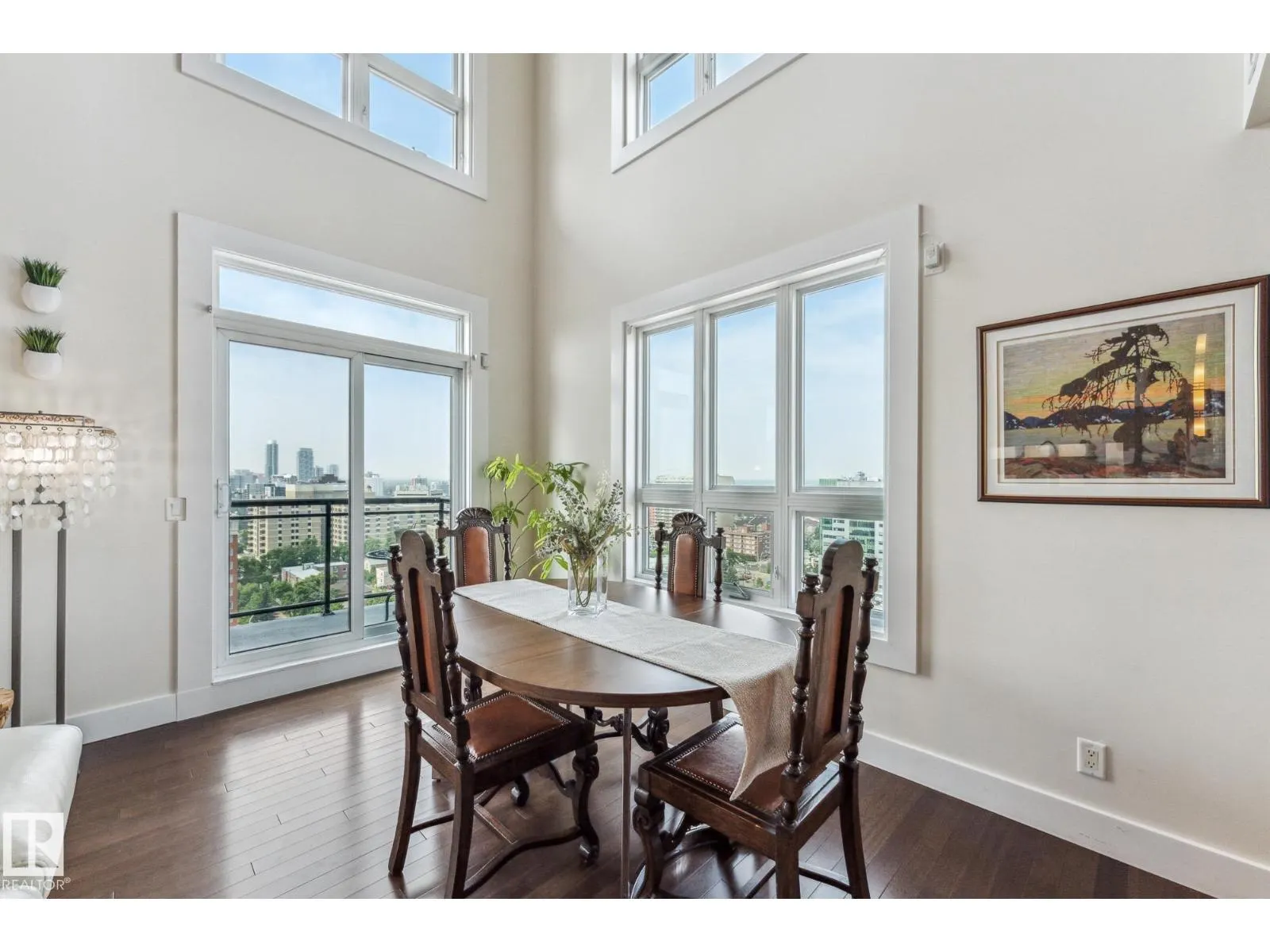 #PH04/1804 9939 109 ST NW