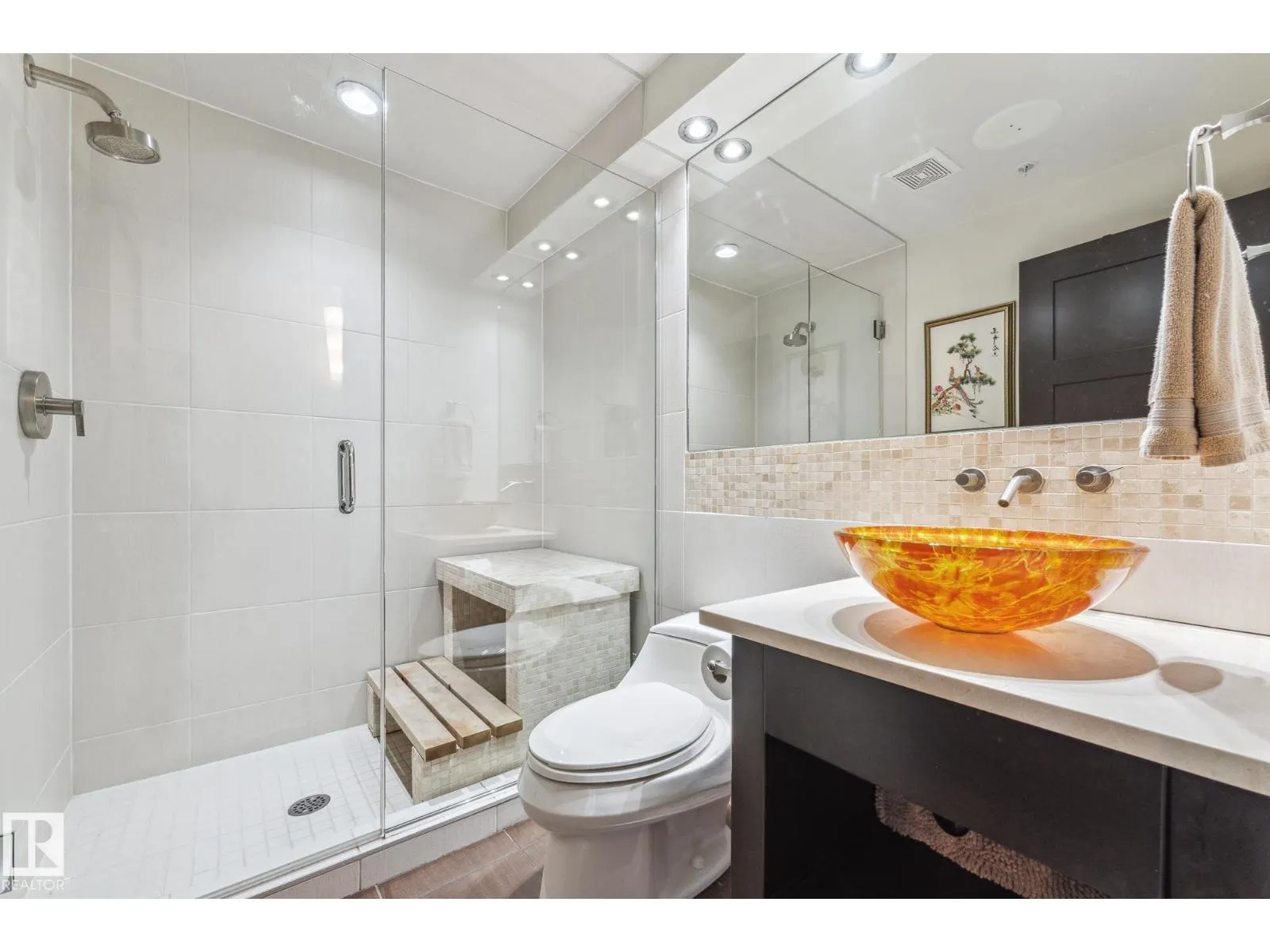 #PH04/1804 9939 109 ST NW