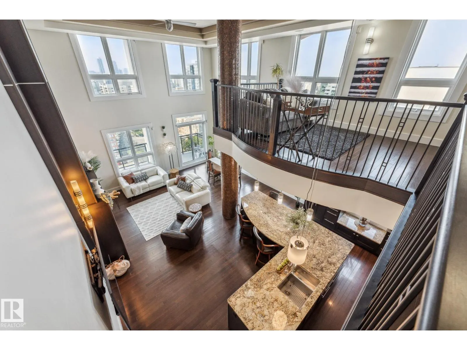 #PH04/1804 9939 109 ST NW