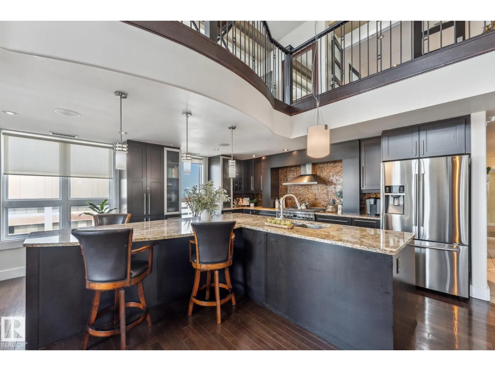 #PH04/1804 9939 109 ST NW