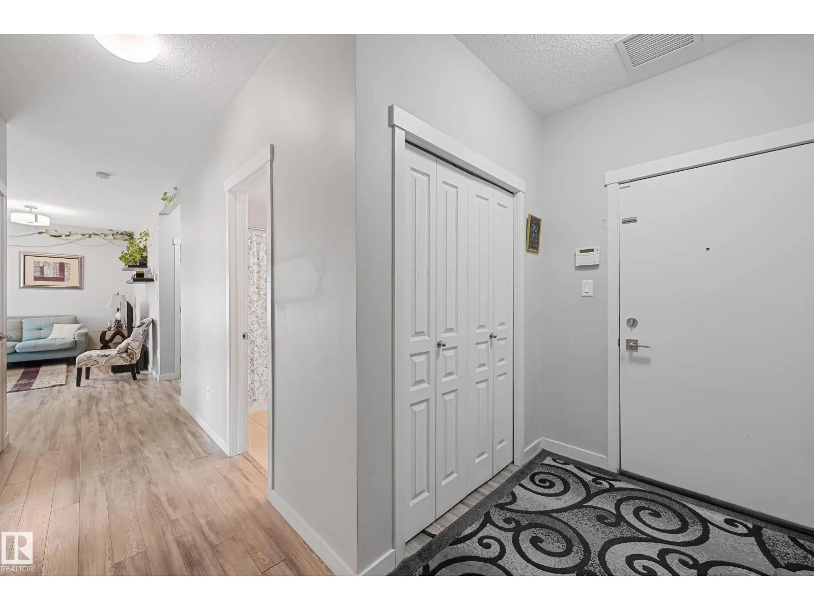 #102 812 WELSH DR SW