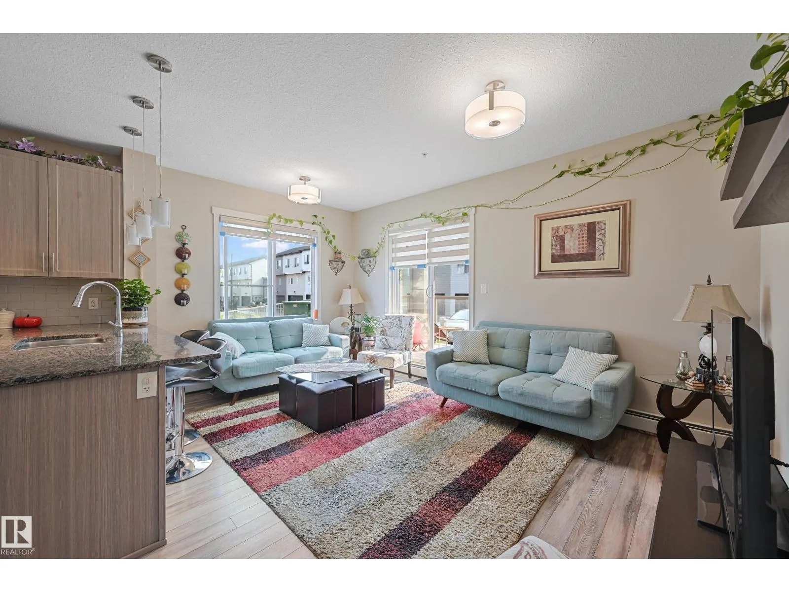#102 812 WELSH DR SW