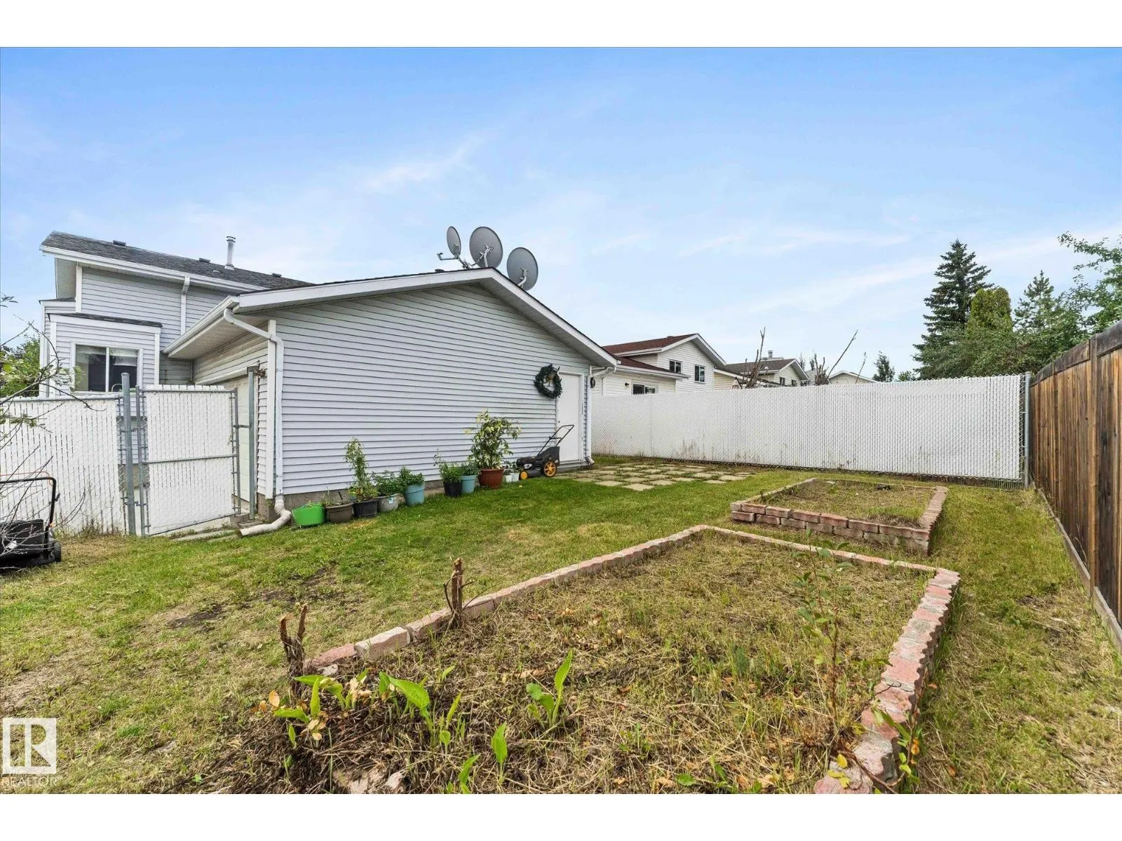 124 KLARVATTEN RD NW