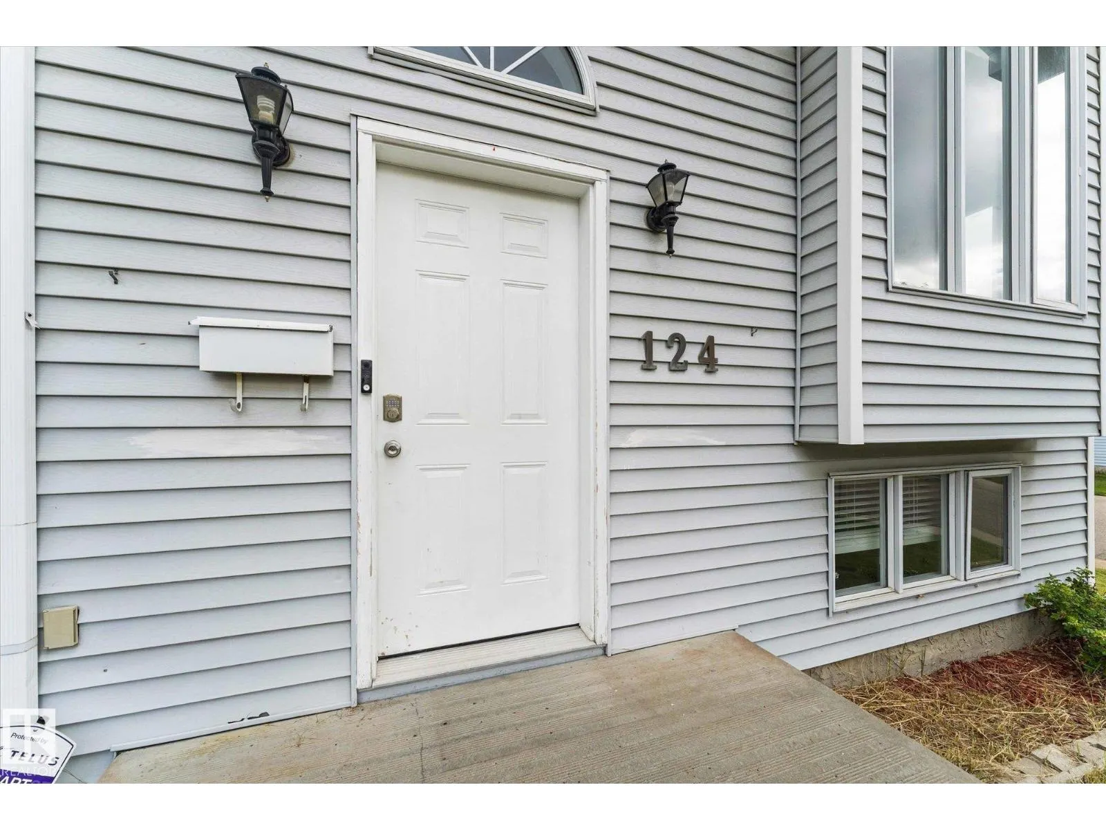 124 KLARVATTEN RD NW