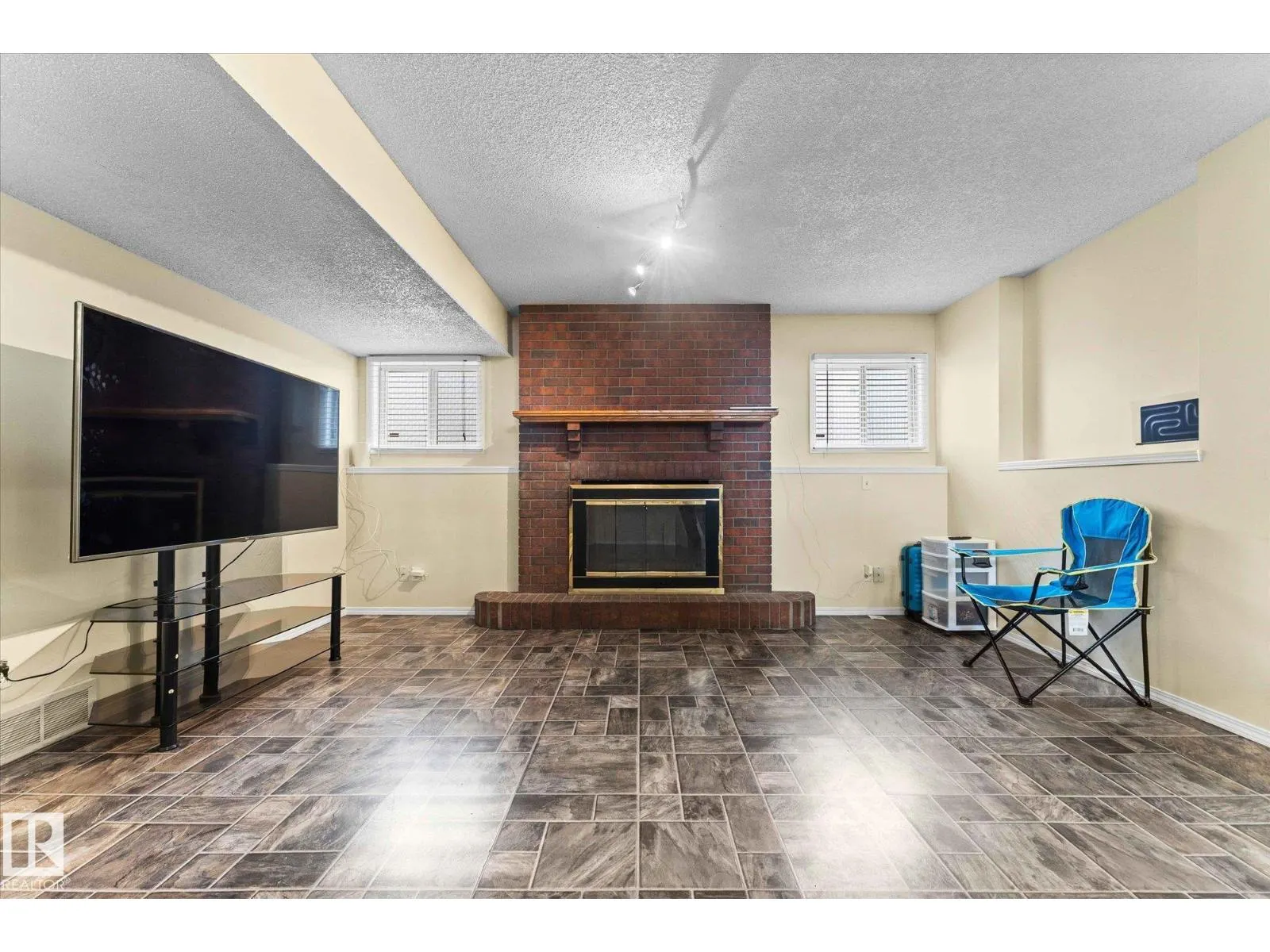 124 KLARVATTEN RD NW