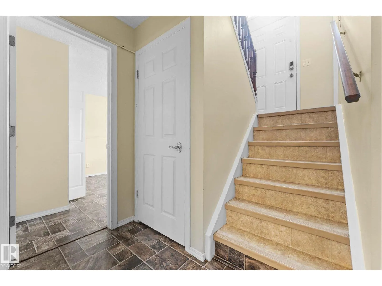 124 KLARVATTEN RD NW