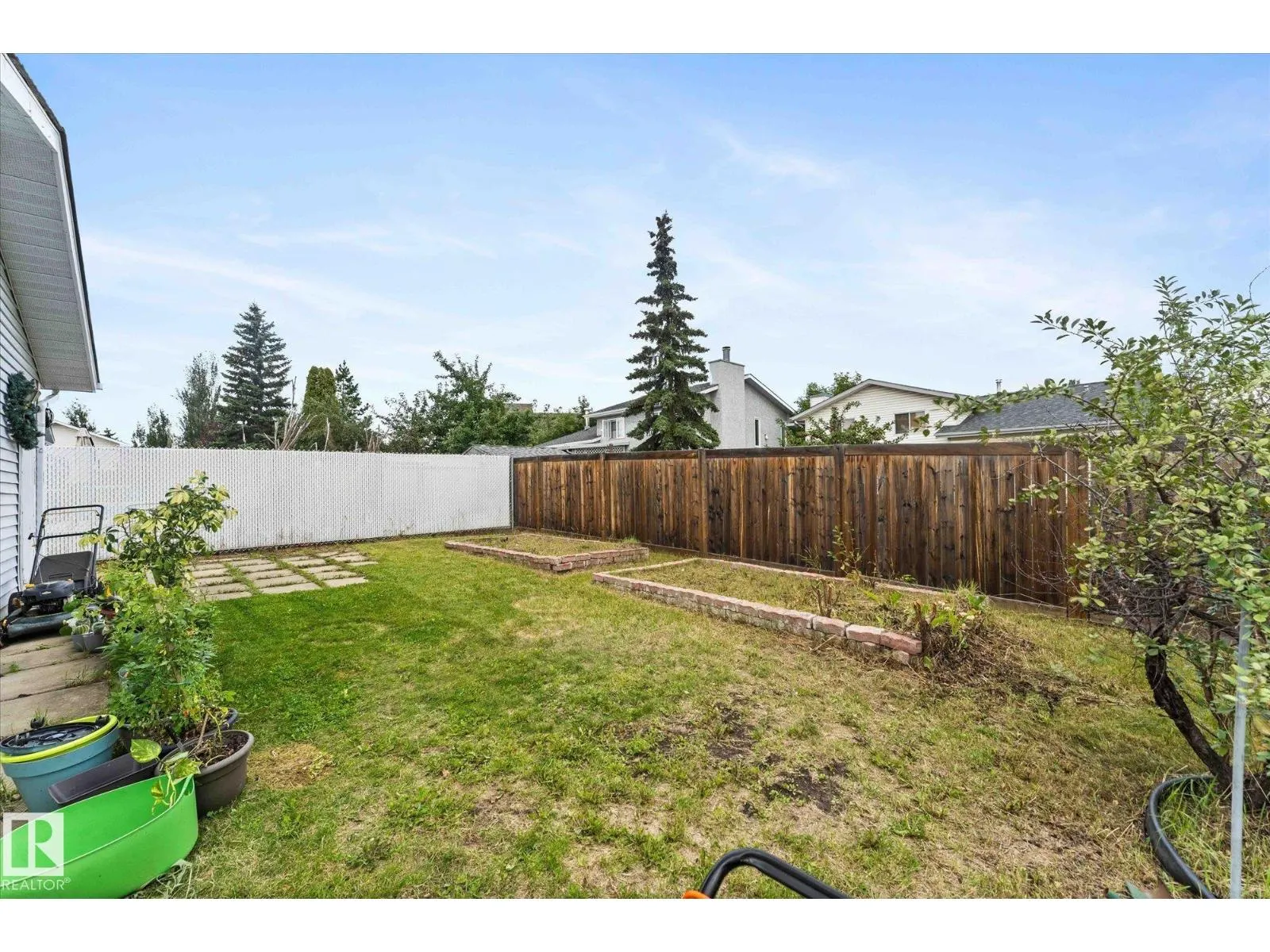 124 KLARVATTEN RD NW