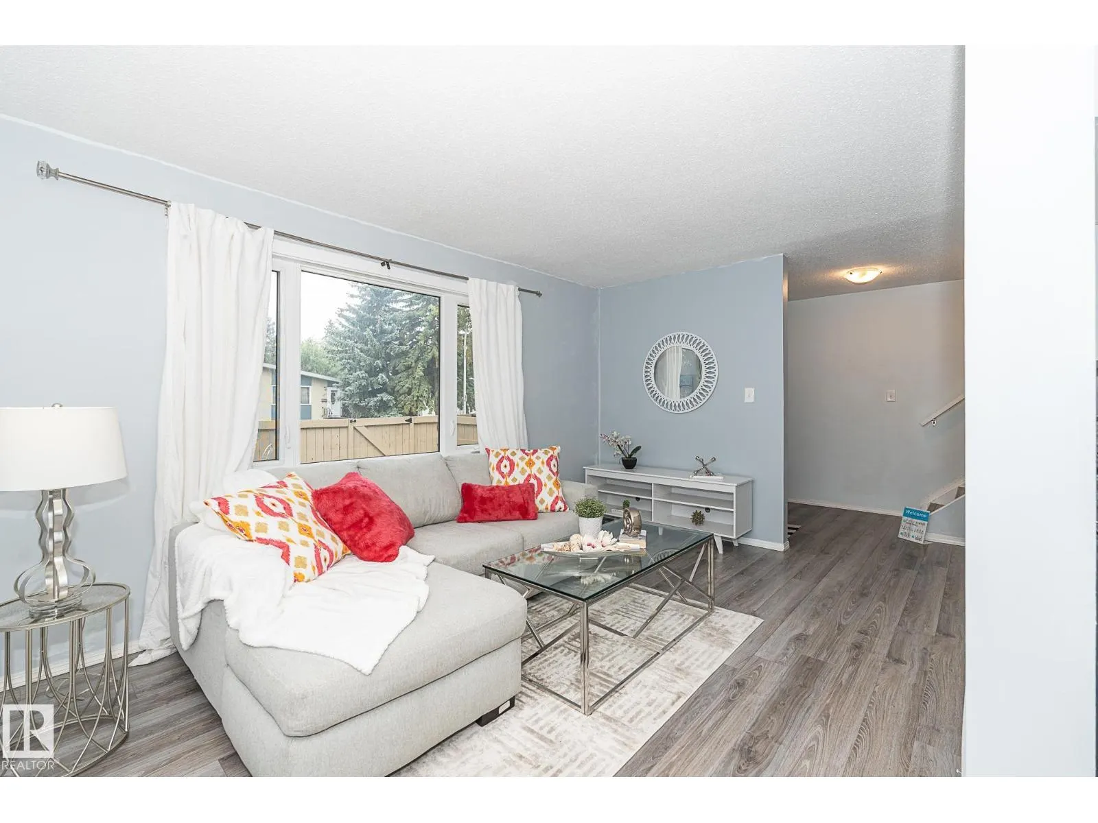 #4 8010 141 AV NW