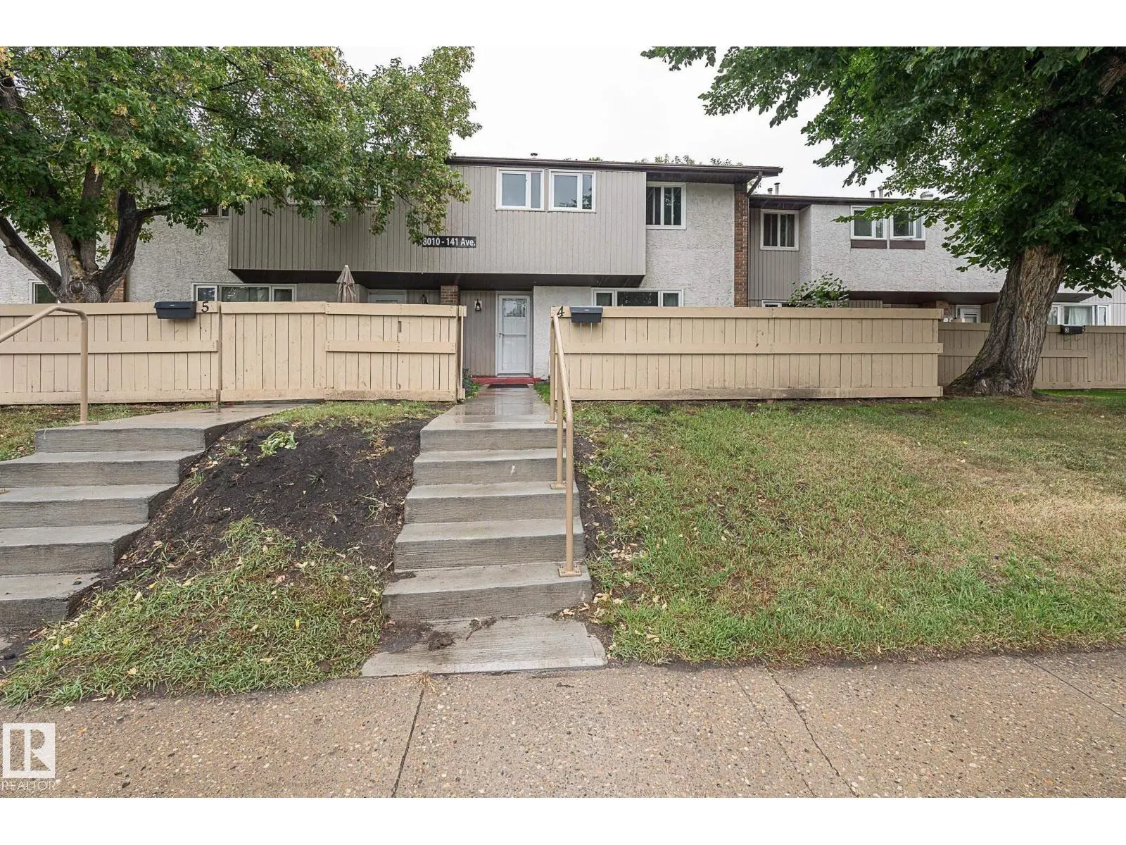 #4 8010 141 AV NW