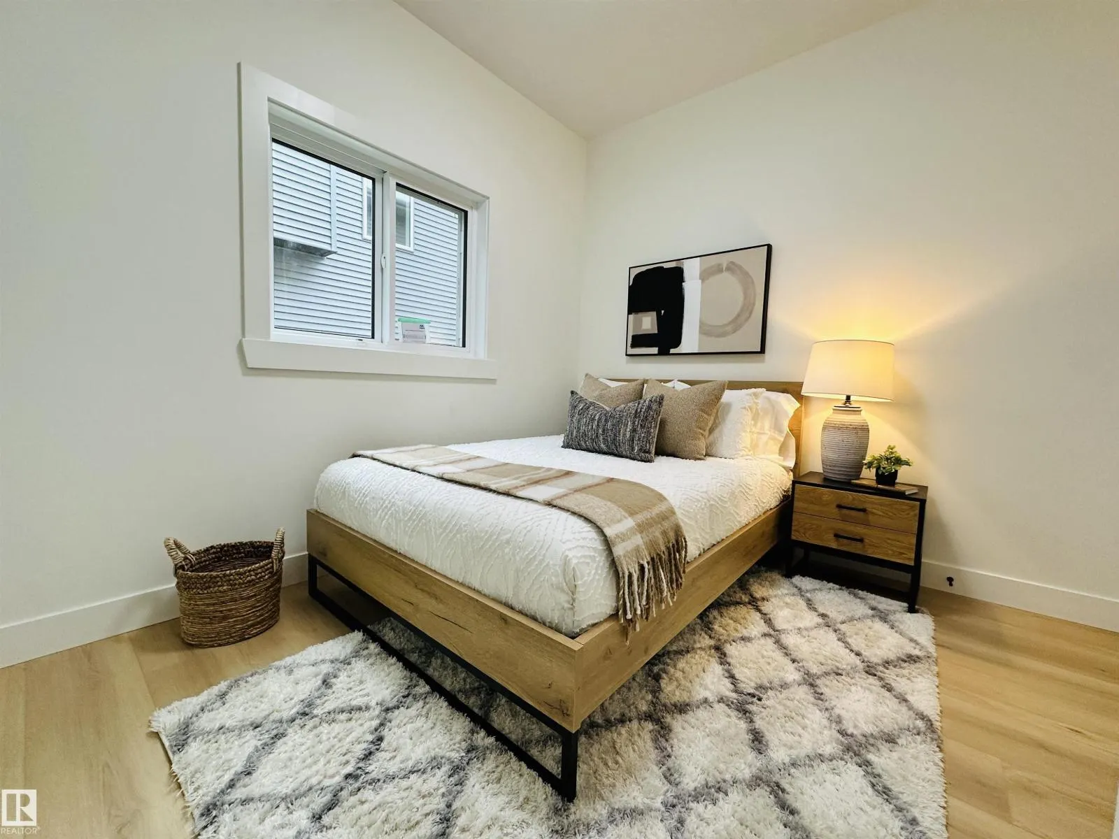 2641 62 AV NE