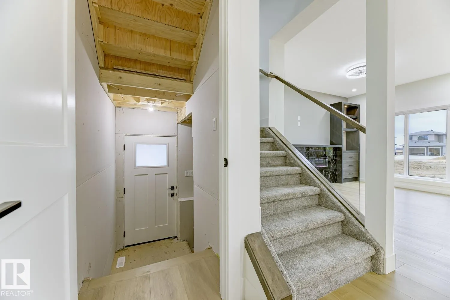 2641 62 AV NE