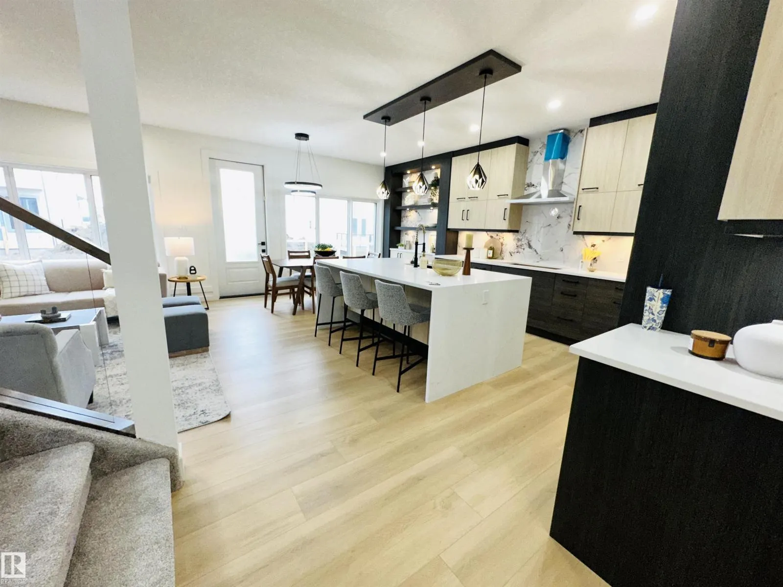 2641 62 AV NE