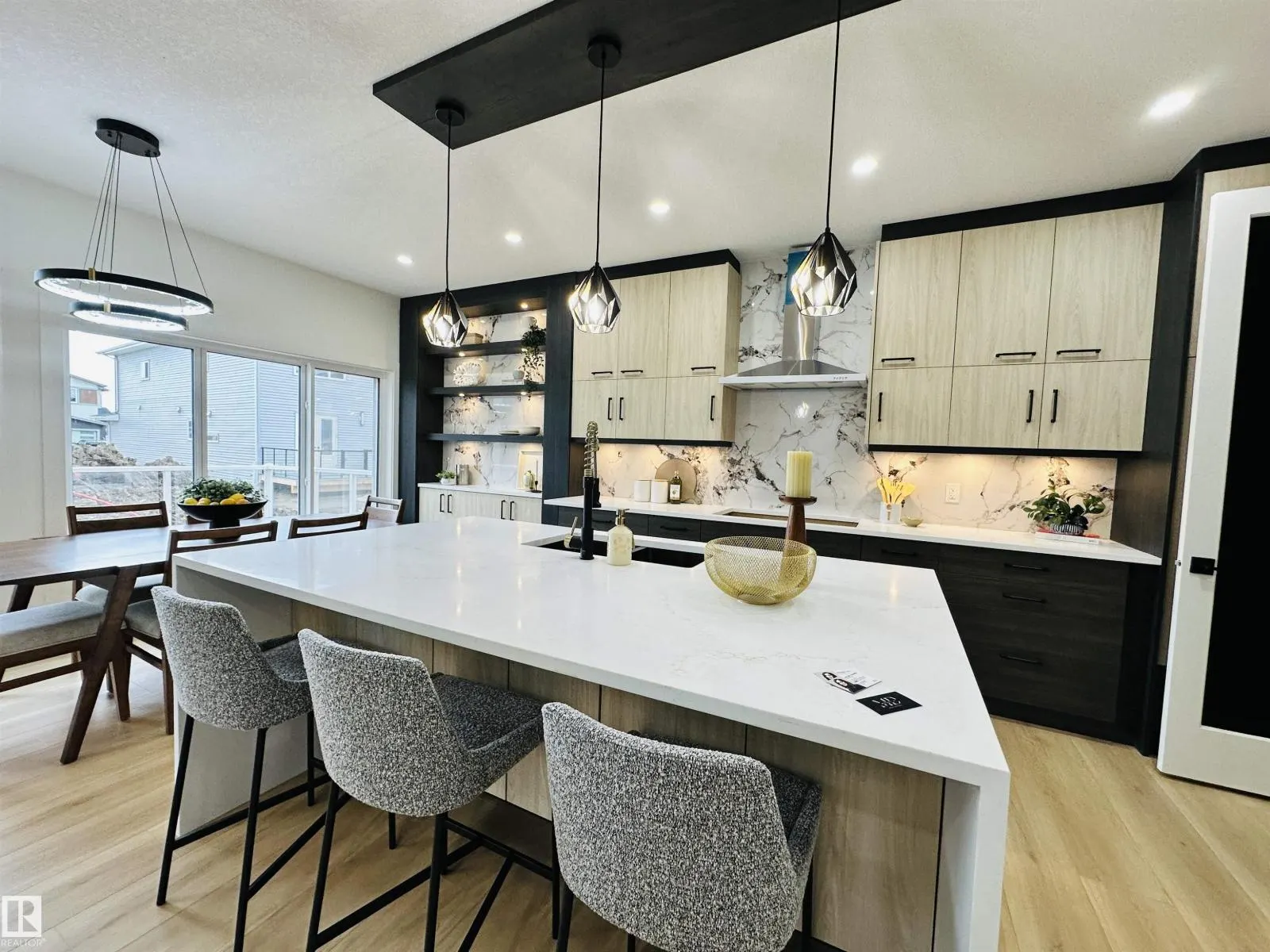 2641 62 AV NE