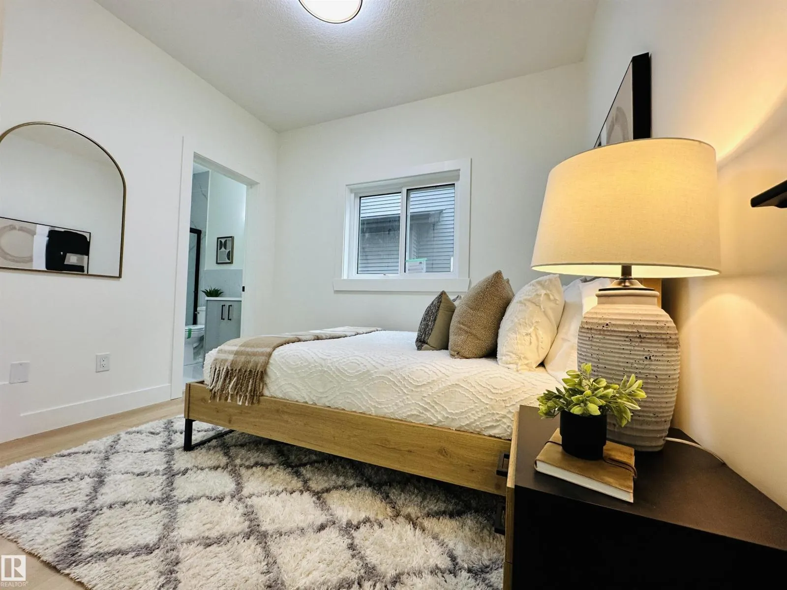 2641 62 AV NE