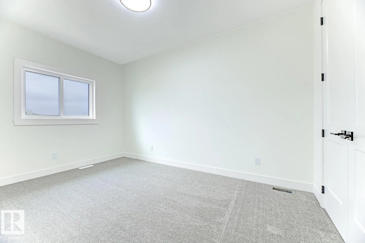2641 62 AV NE