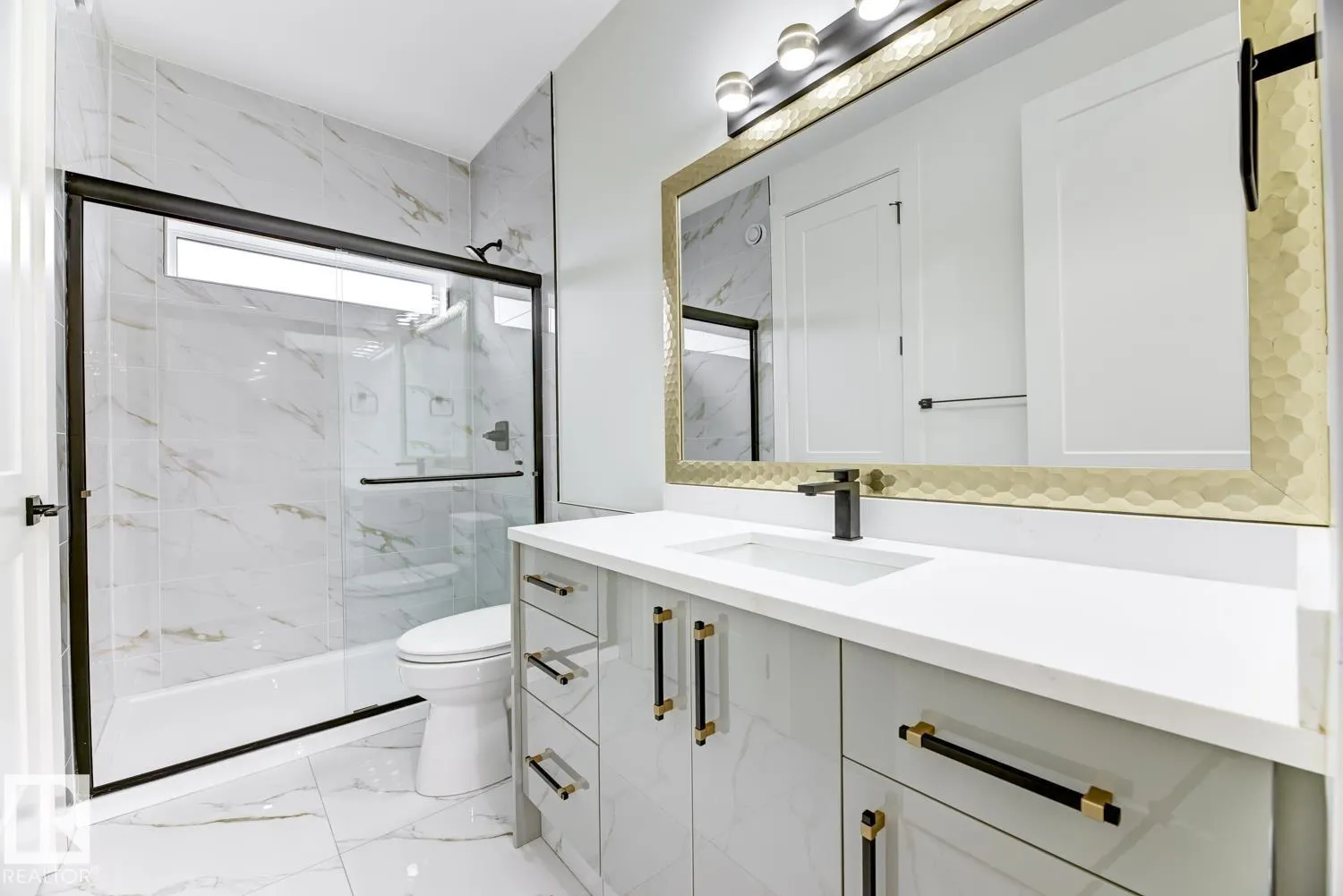 2641 62 AV NE