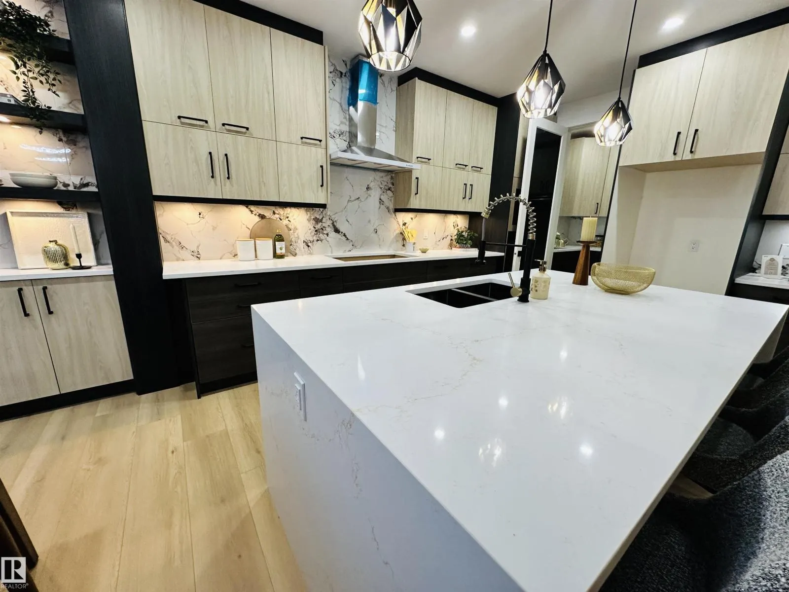 2641 62 AV NE