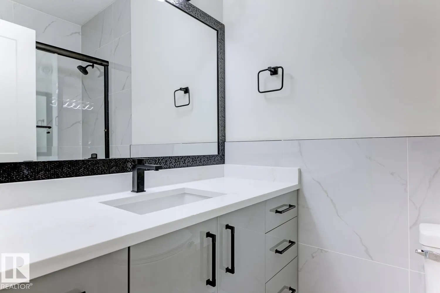 2641 62 AV NE