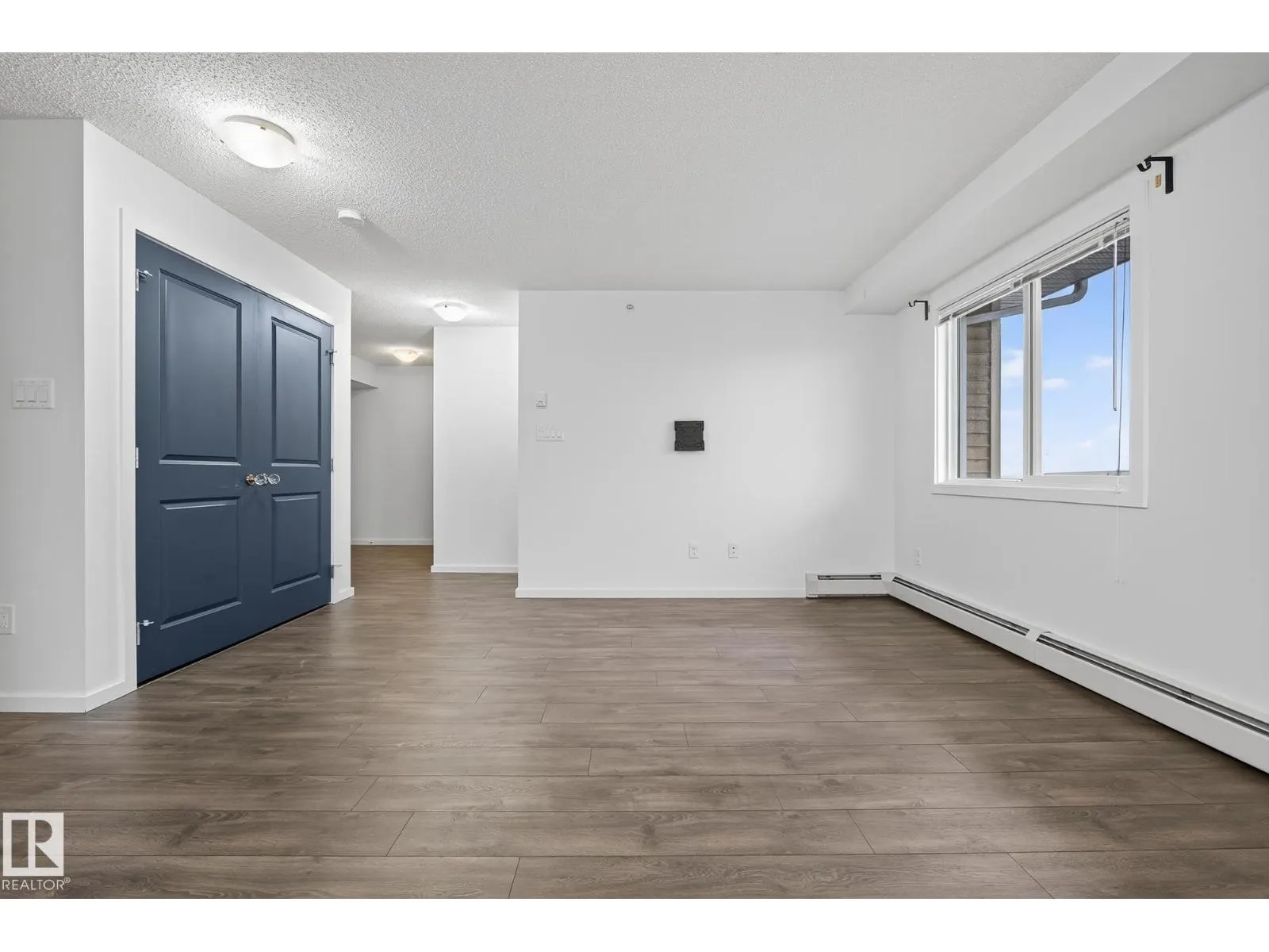 #402 7711 71 ST NW