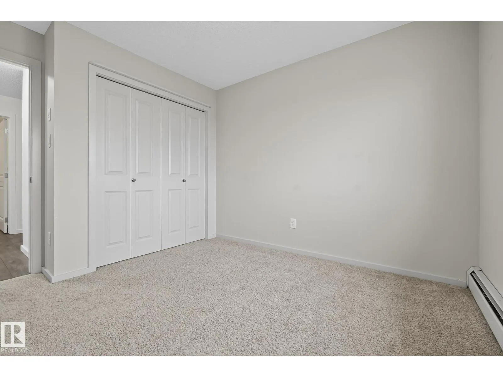 #402 7711 71 ST NW