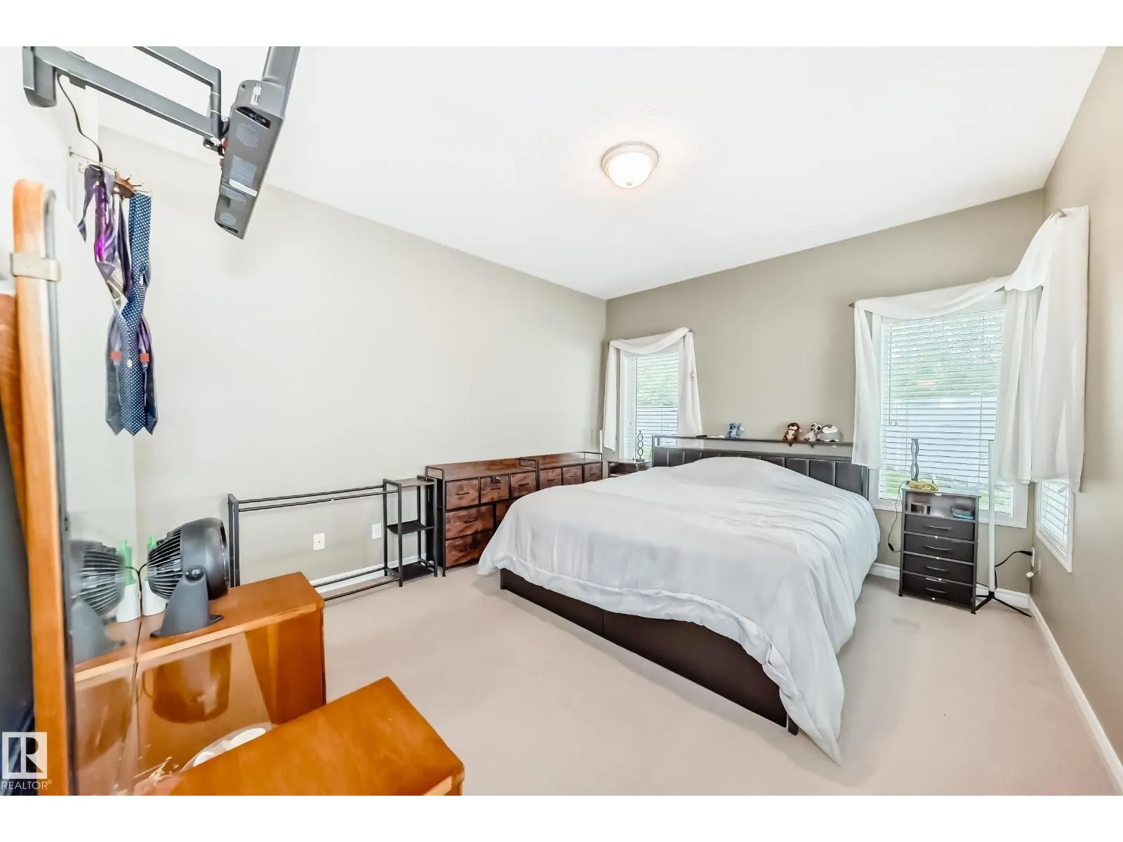 1 Hendrie DR