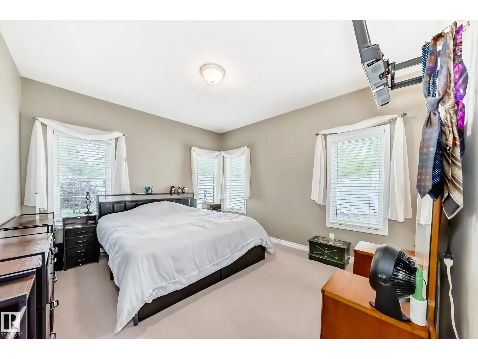 1 Hendrie DR