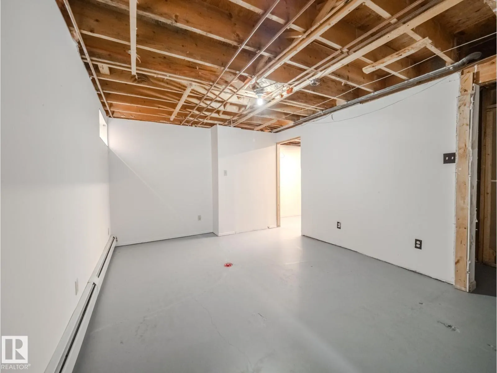 10445 81 ST NW