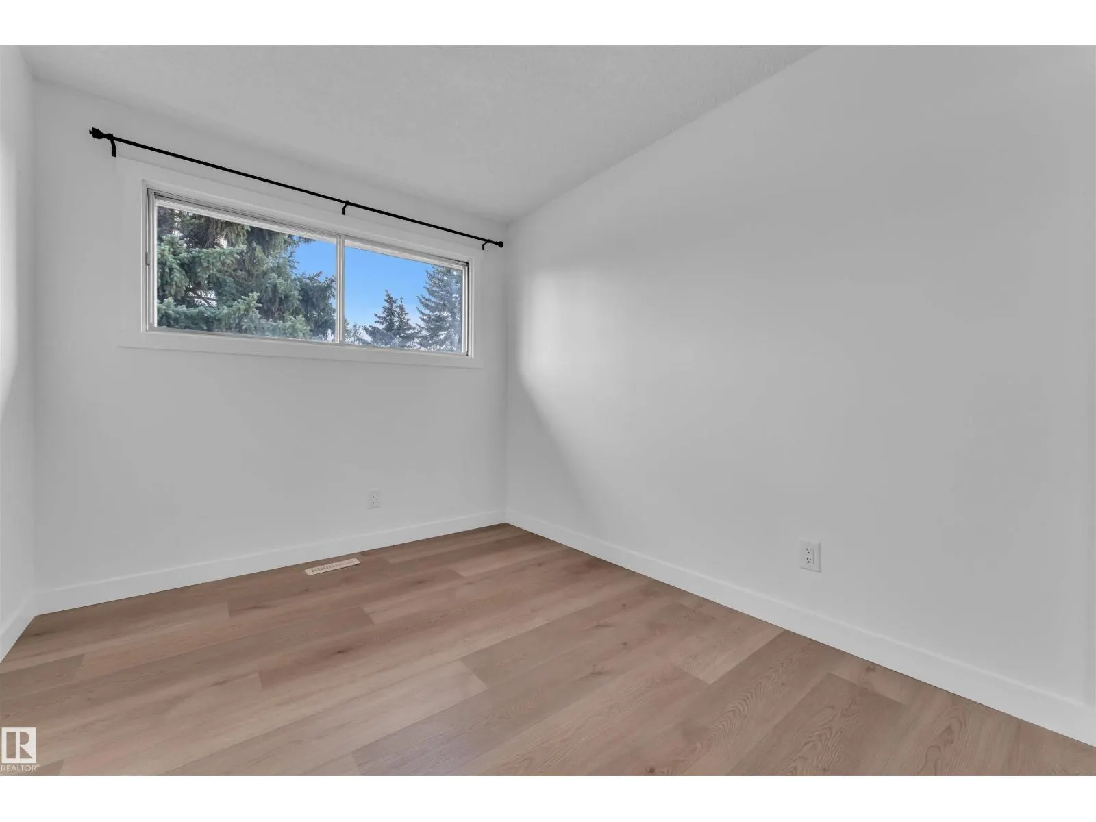 132 RICHFIELD RD NW