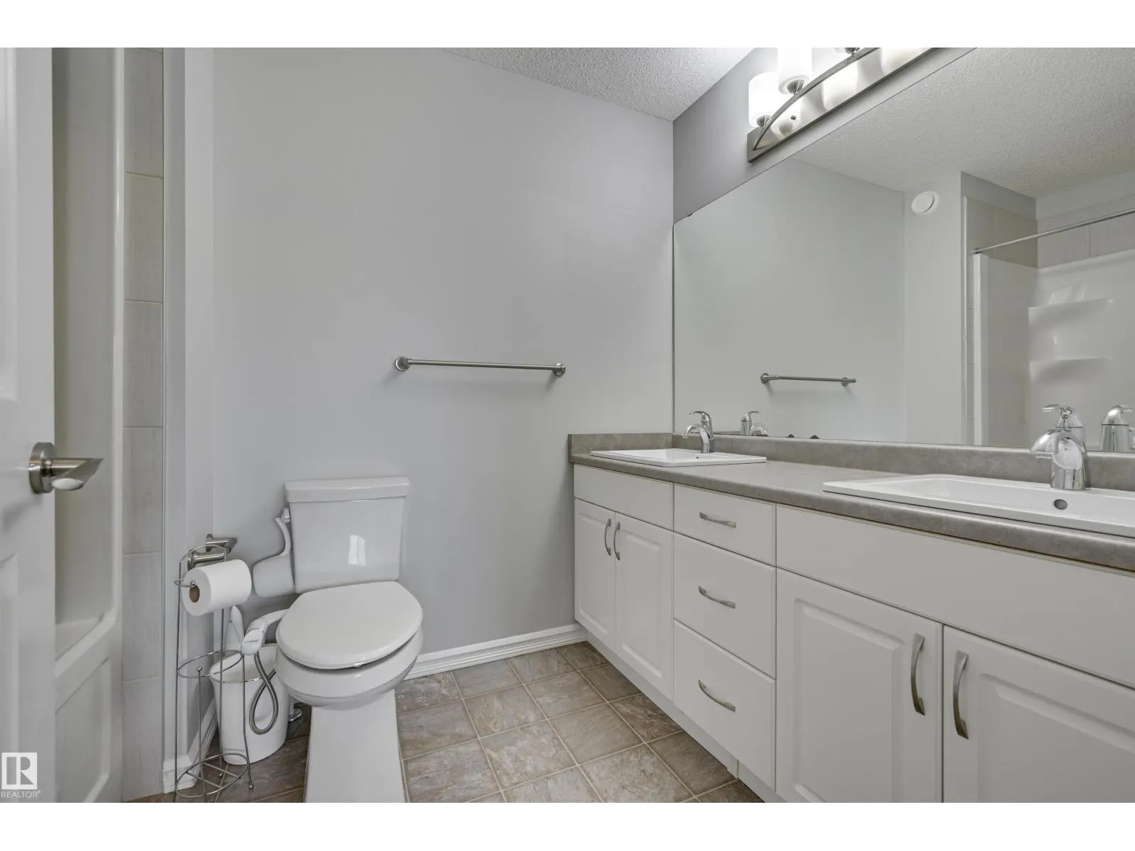 2511 20 AV NW