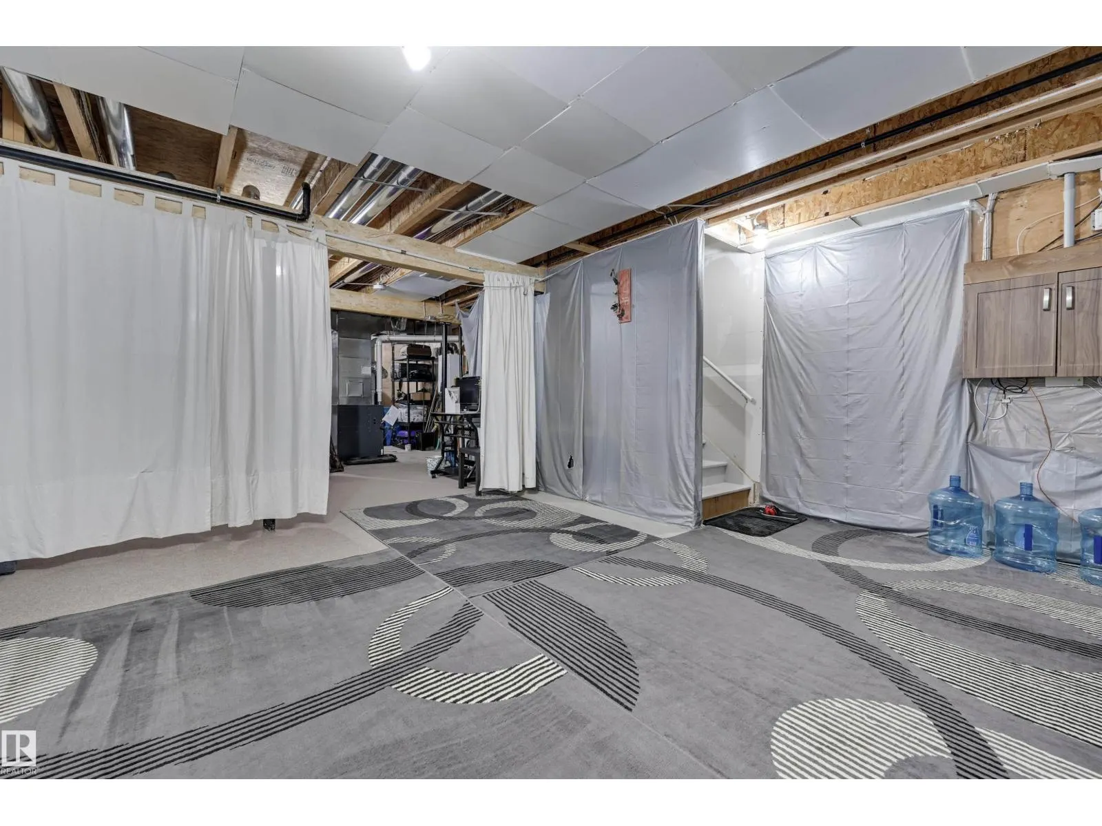 2511 20 AV NW