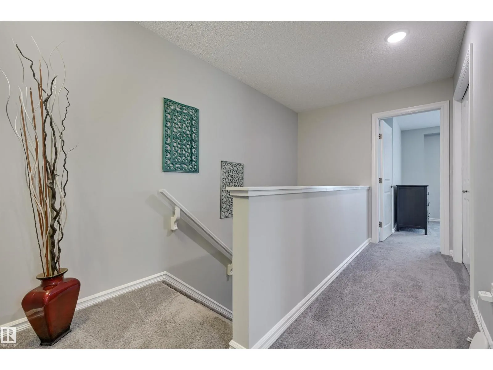 2511 20 AV NW