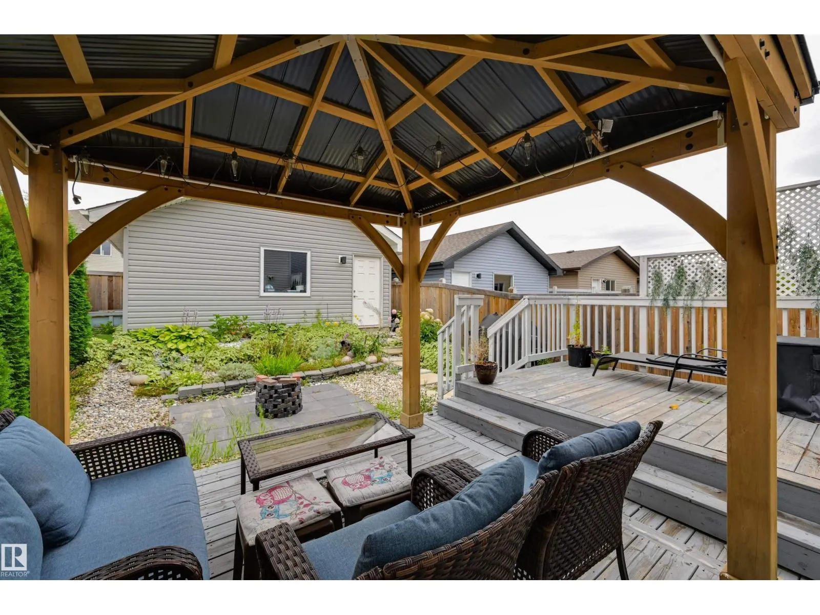 2511 20 AV NW