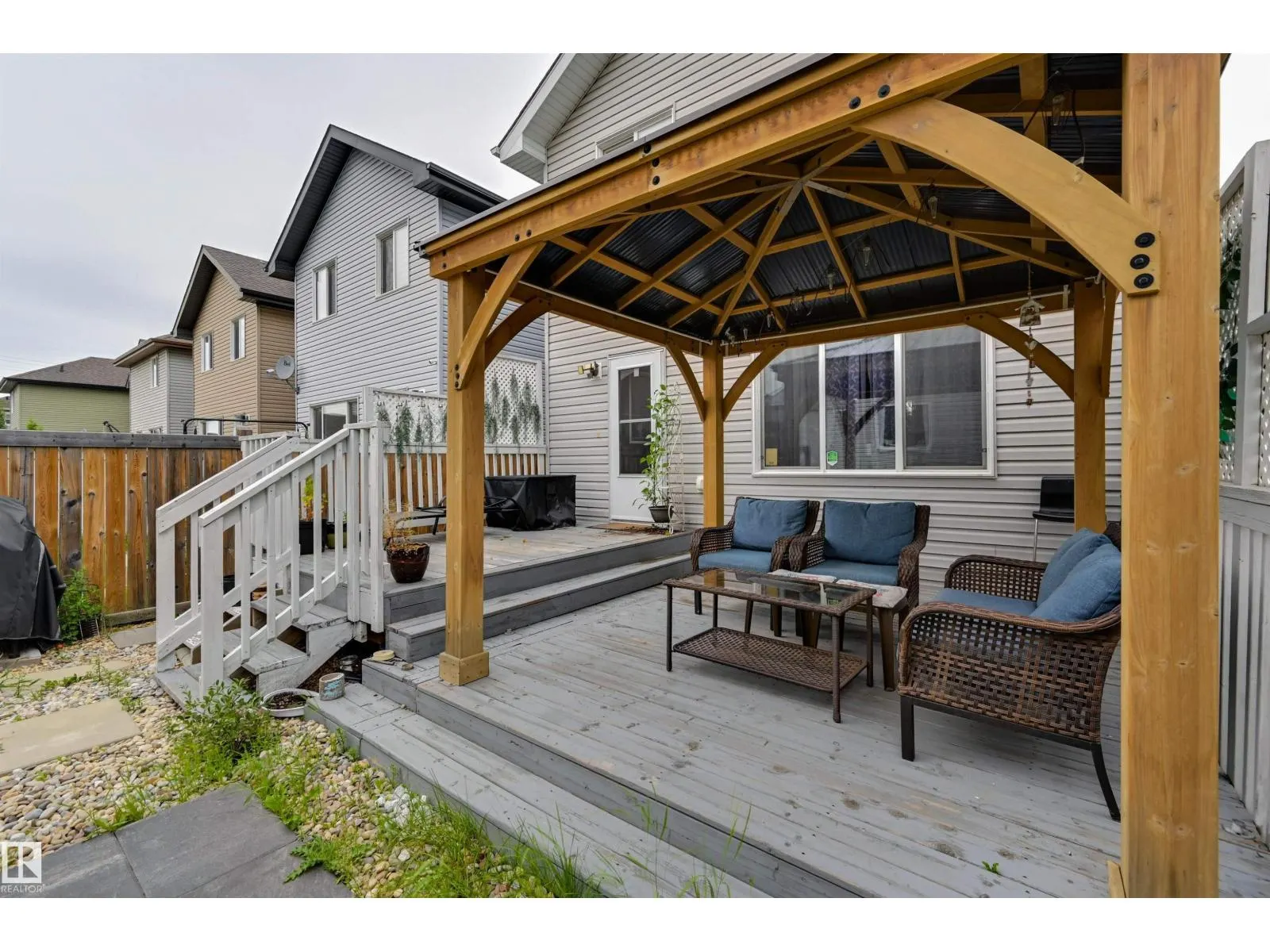 2511 20 AV NW