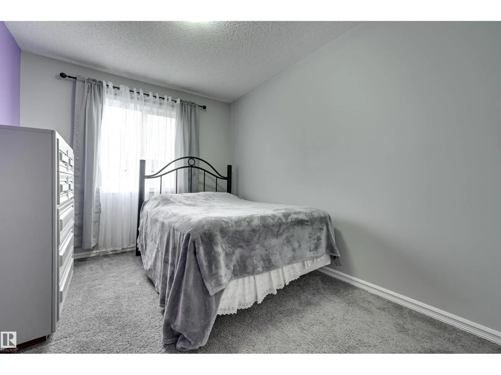 2511 20 AV NW