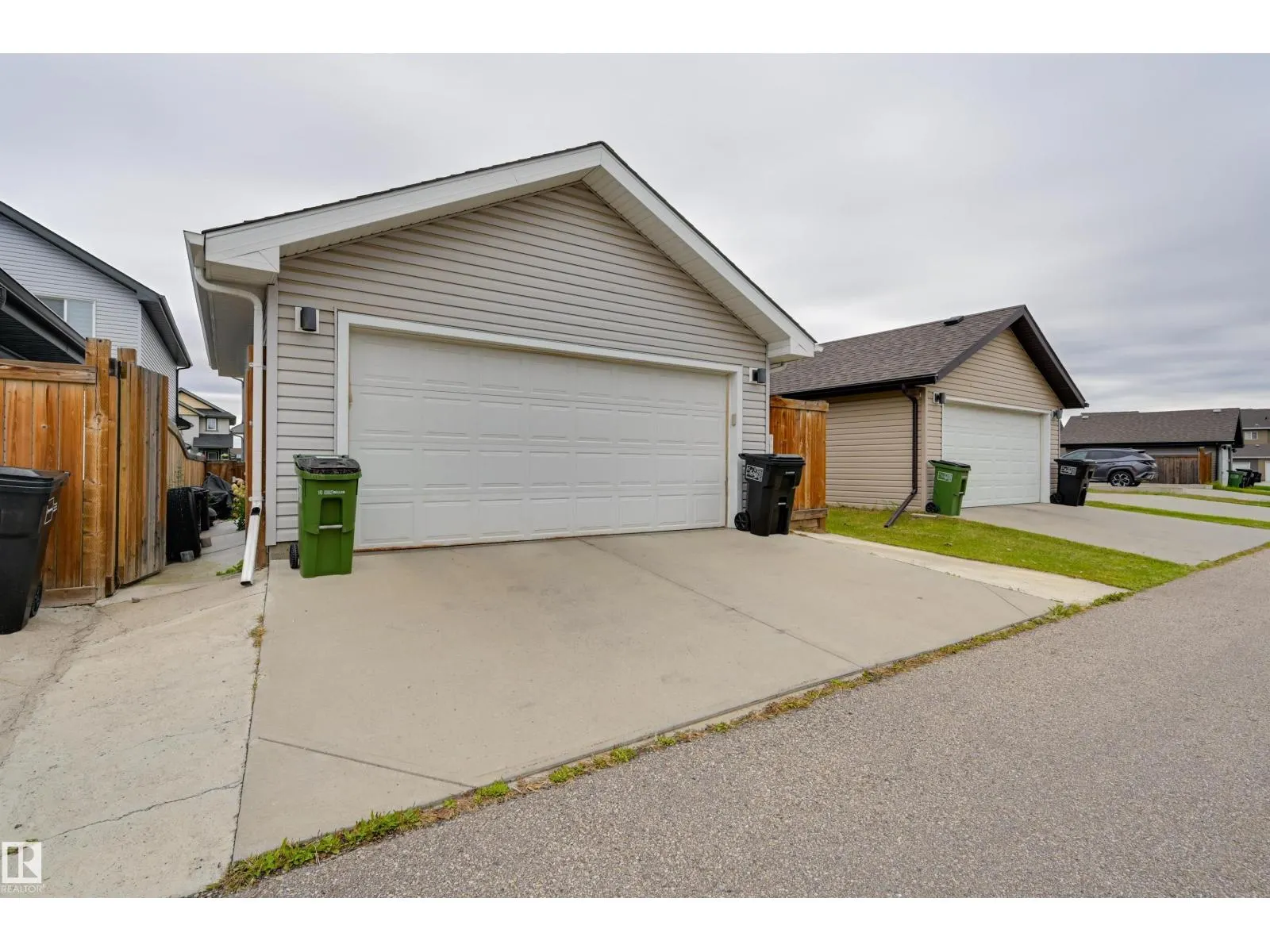 2511 20 AV NW