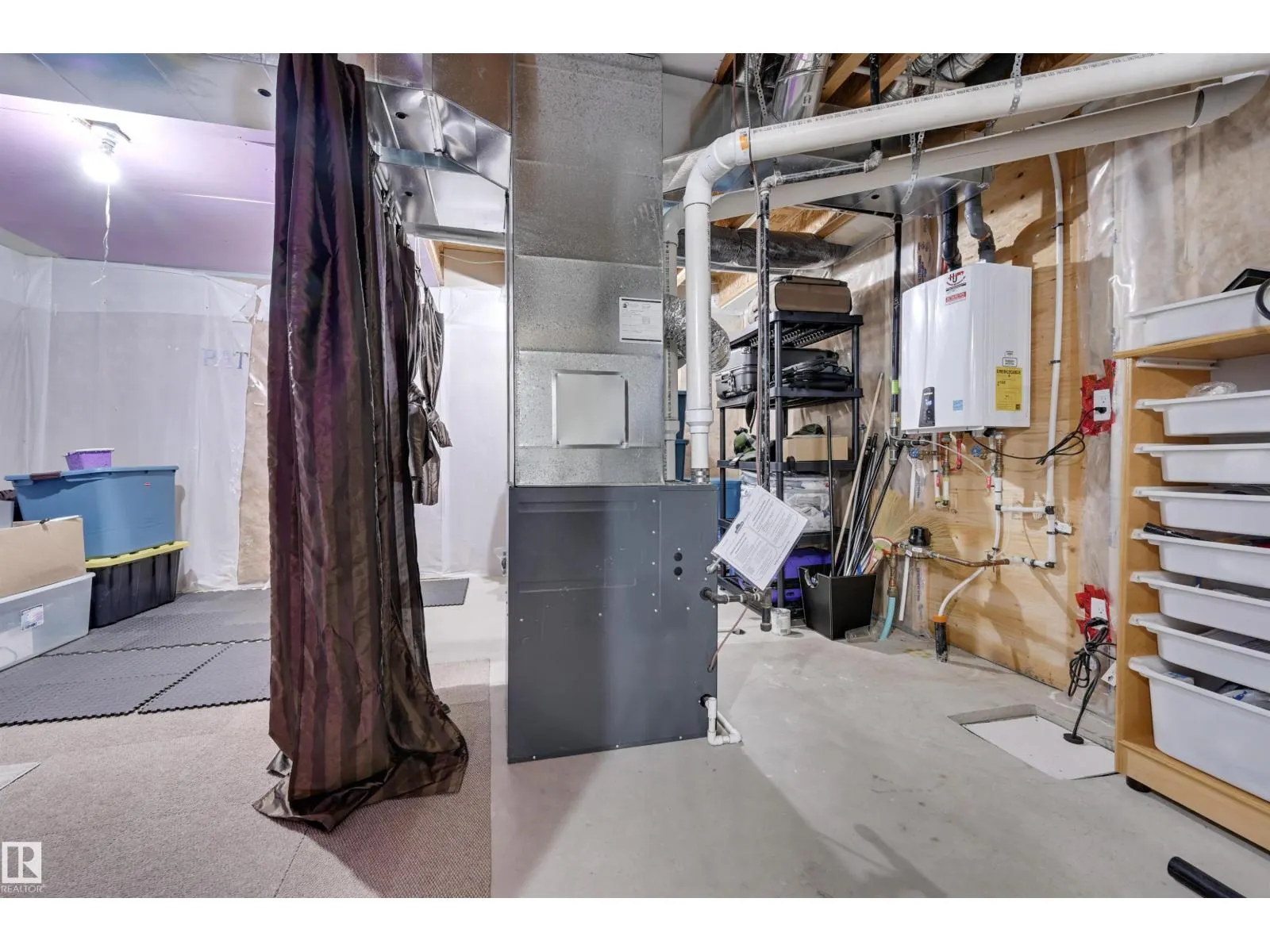 2511 20 AV NW