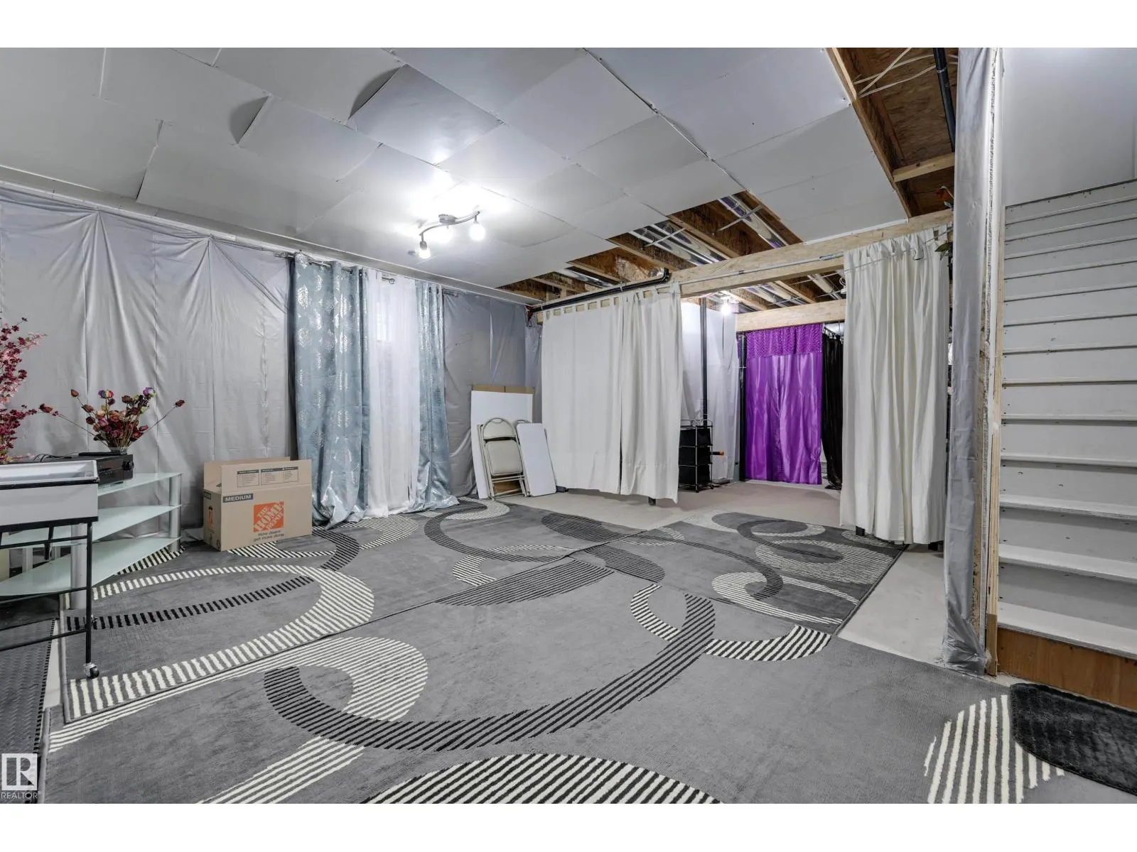 2511 20 AV NW