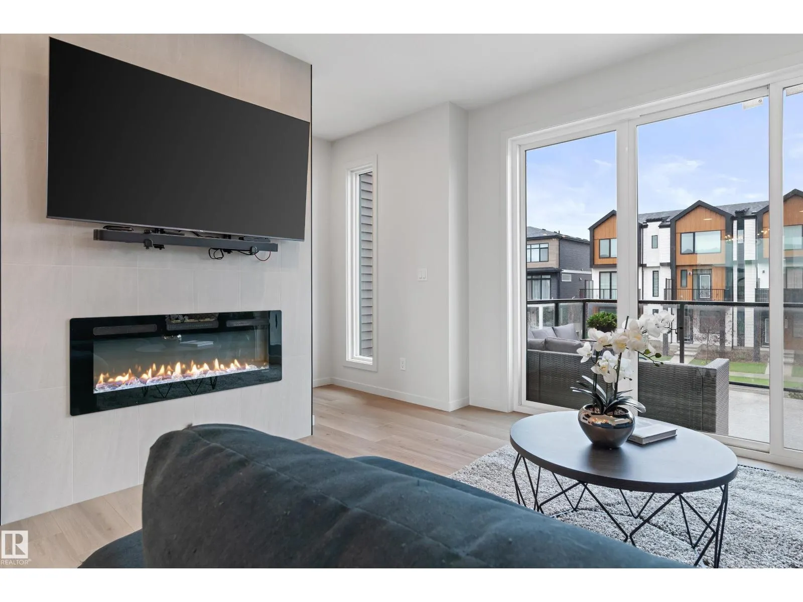 3284 KESWICK WY SW