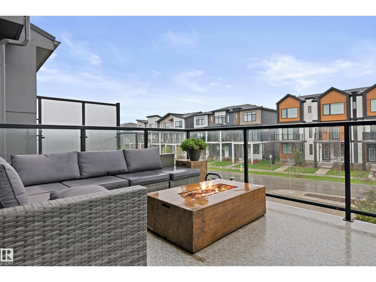 3284 KESWICK WY SW