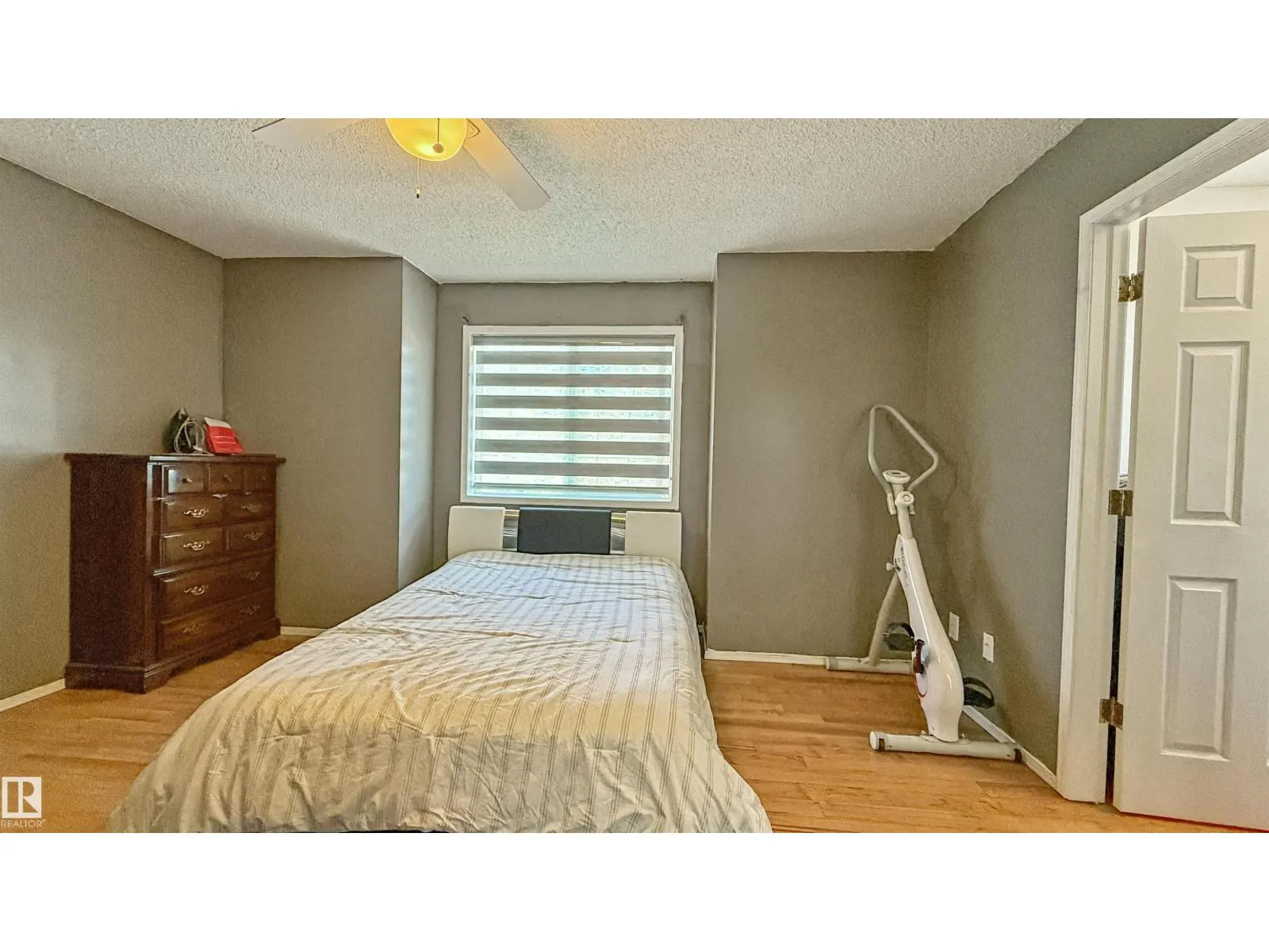 20141 53 AV NW