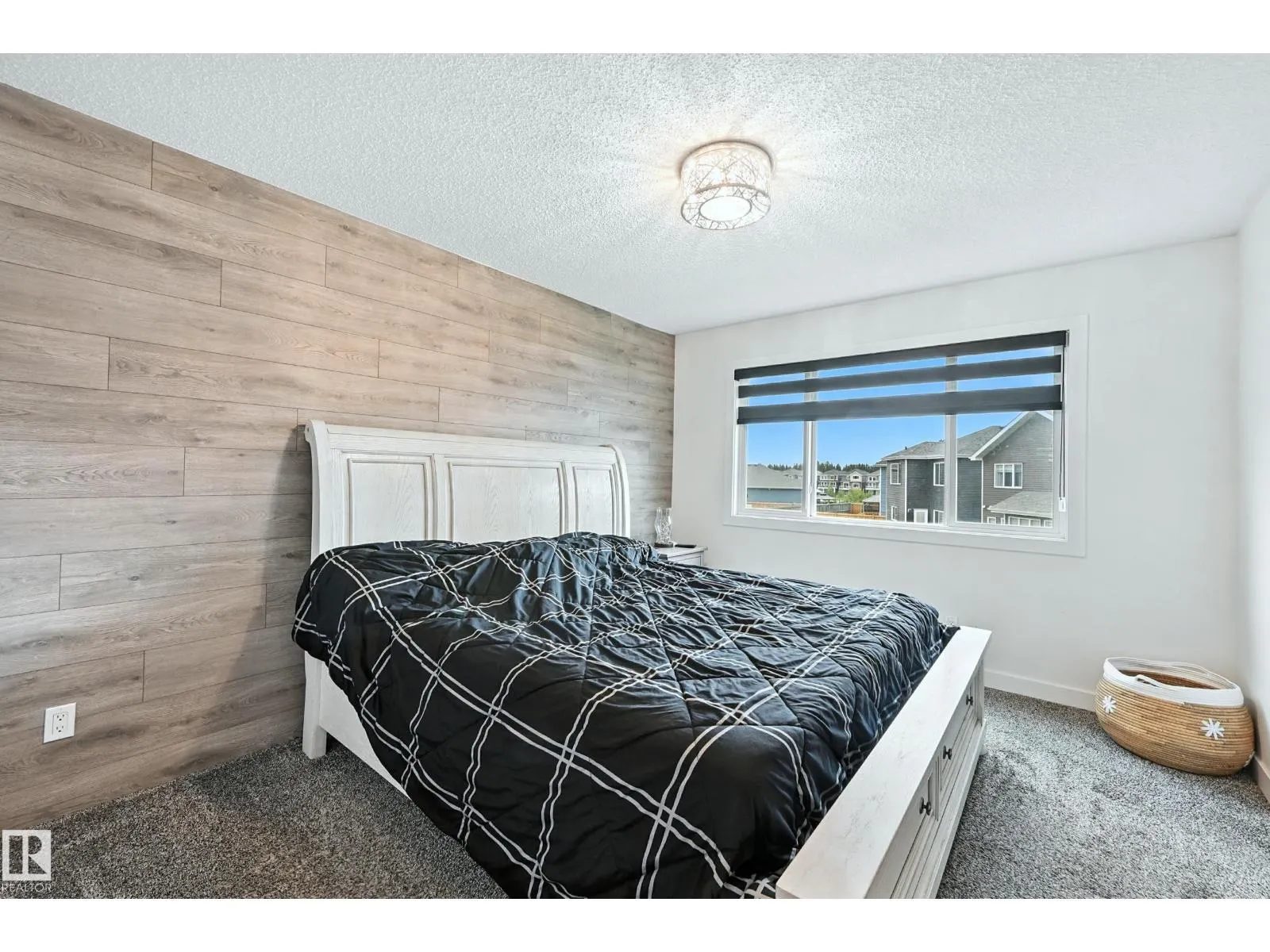 16603 31 AV SW