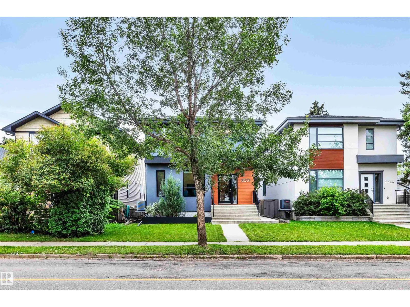 8531 76 AV NW NW