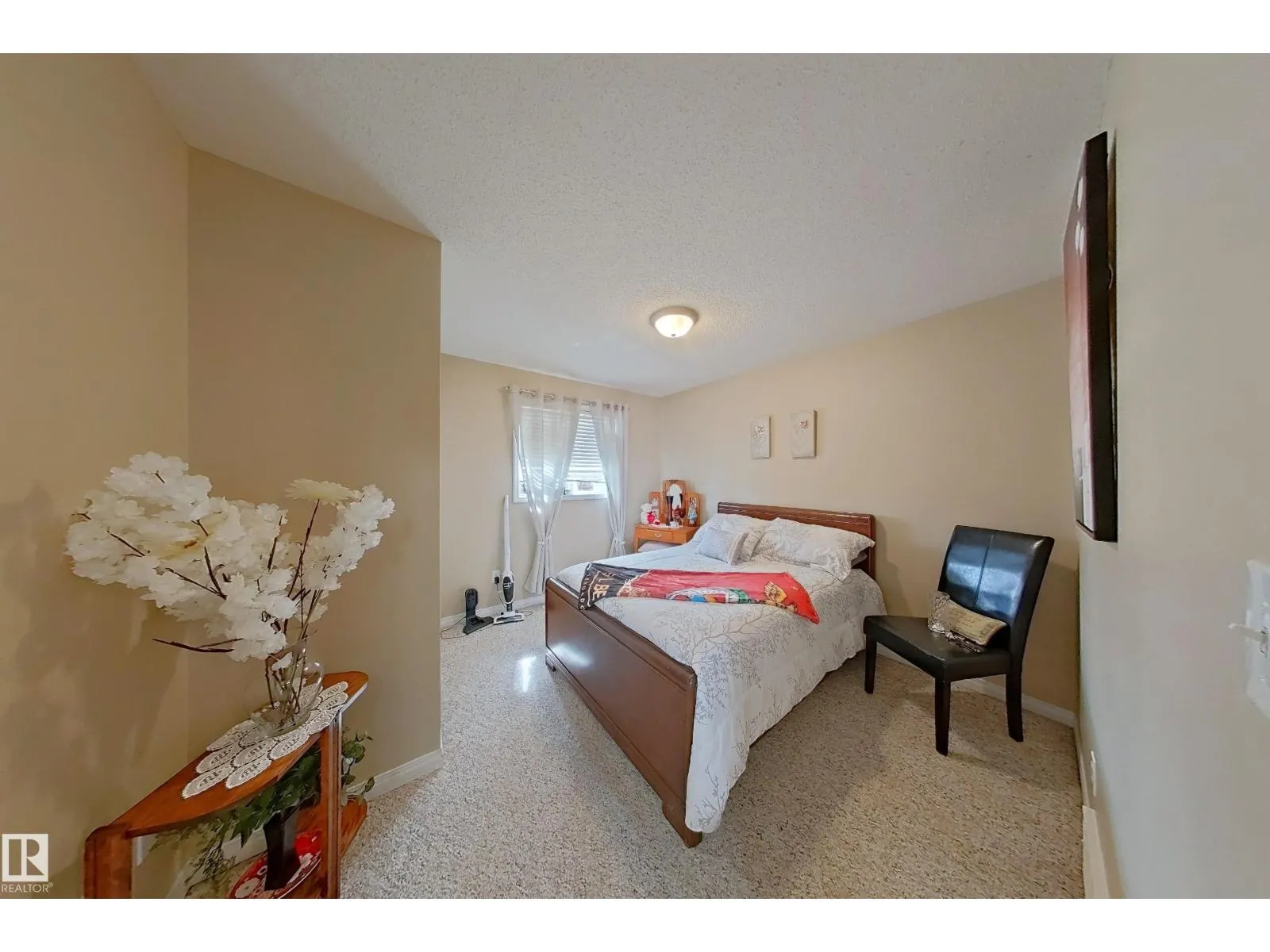 4511 162A AV NW