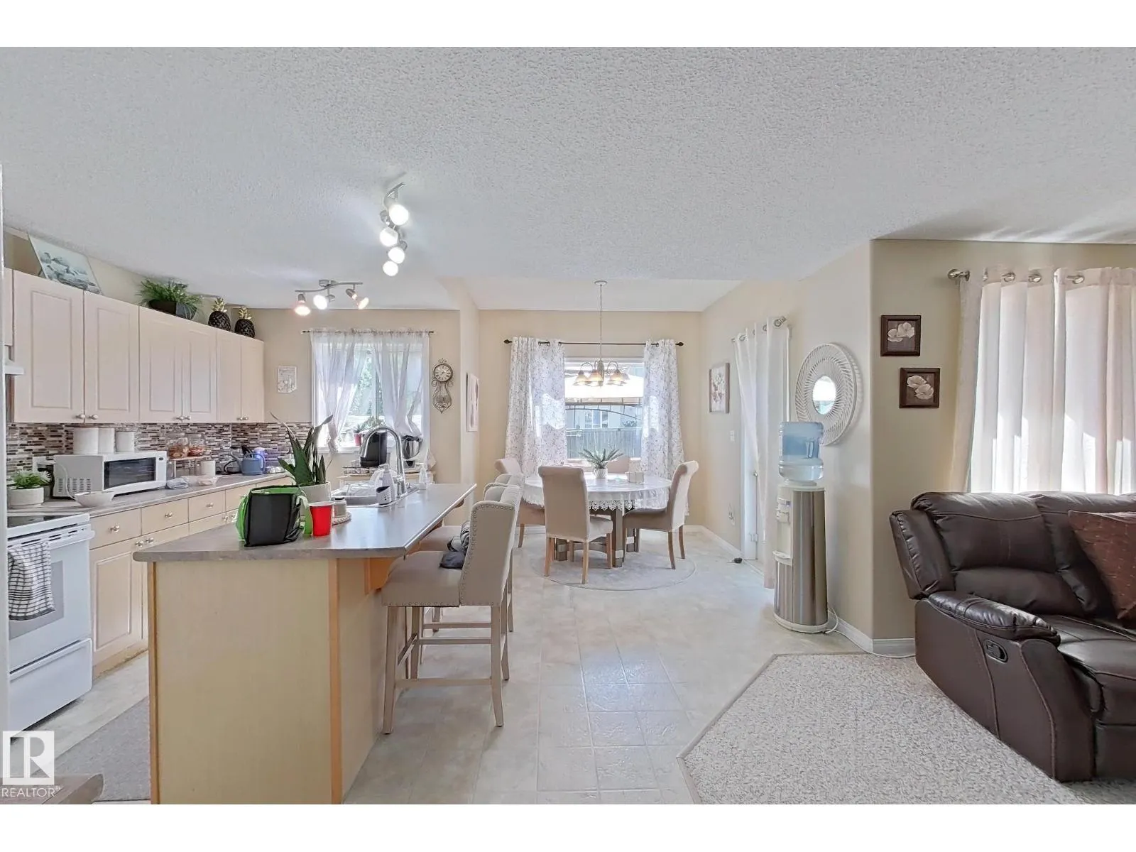 4511 162A AV NW