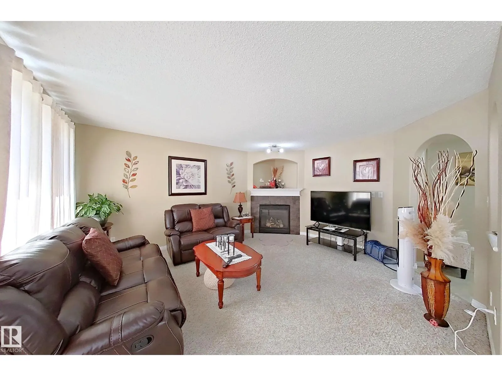 4511 162A AV NW