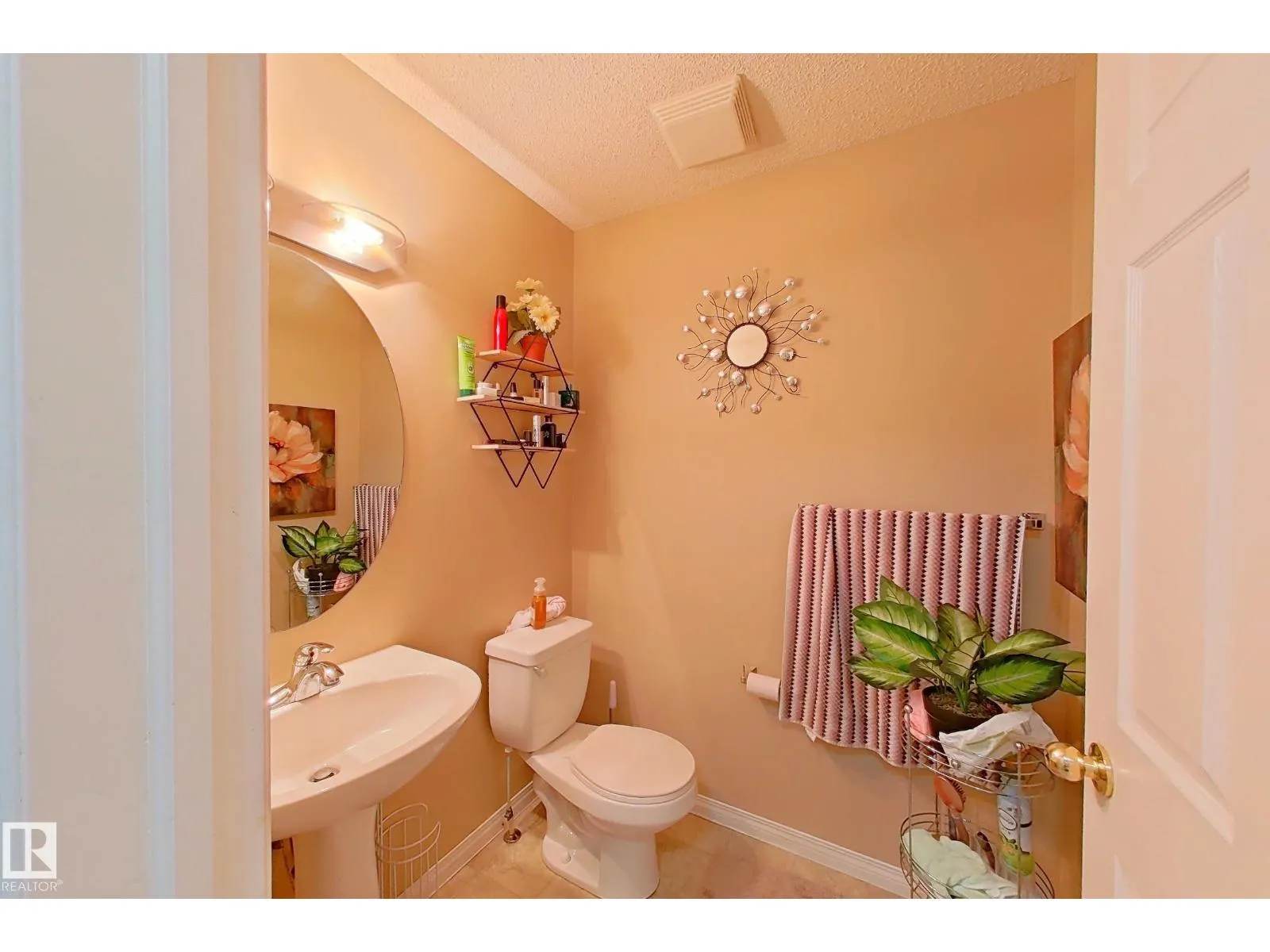 4511 162A AV NW