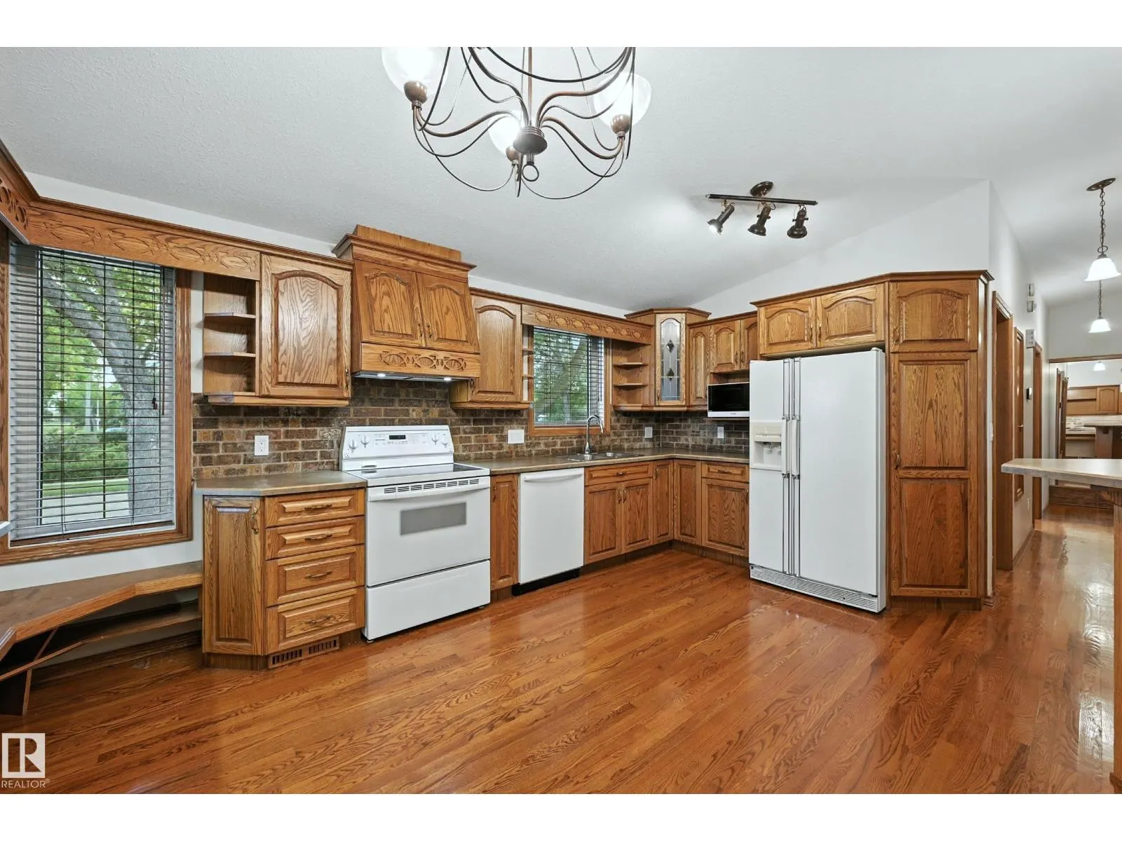 9404 SHERRIDON