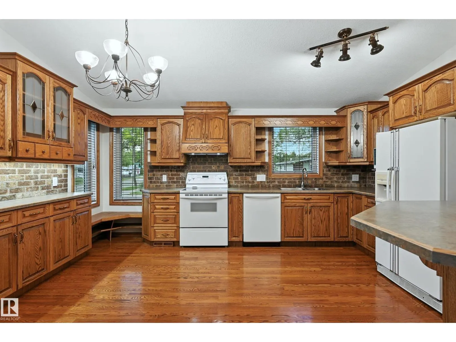 9404 SHERRIDON