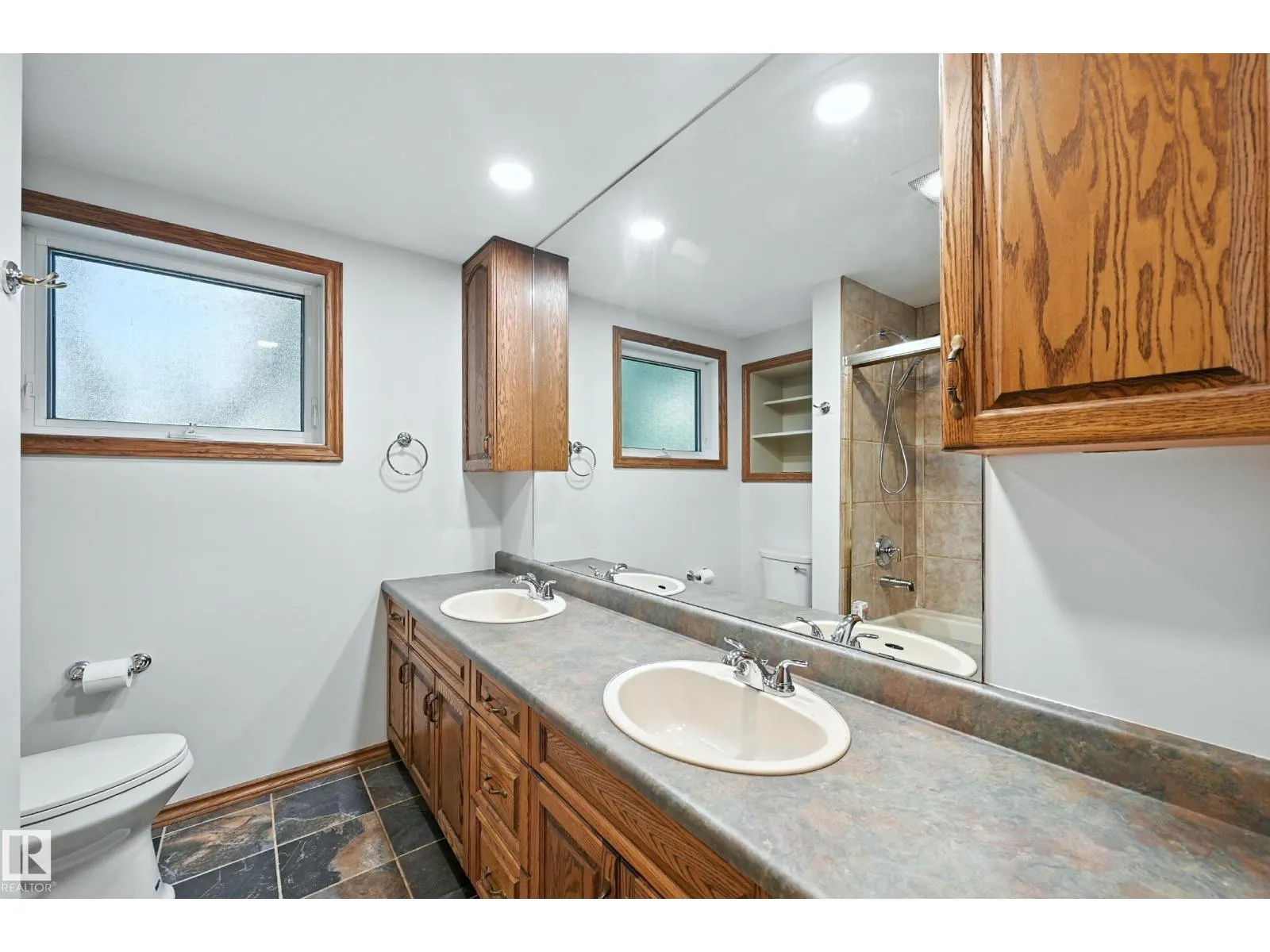 9404 SHERRIDON